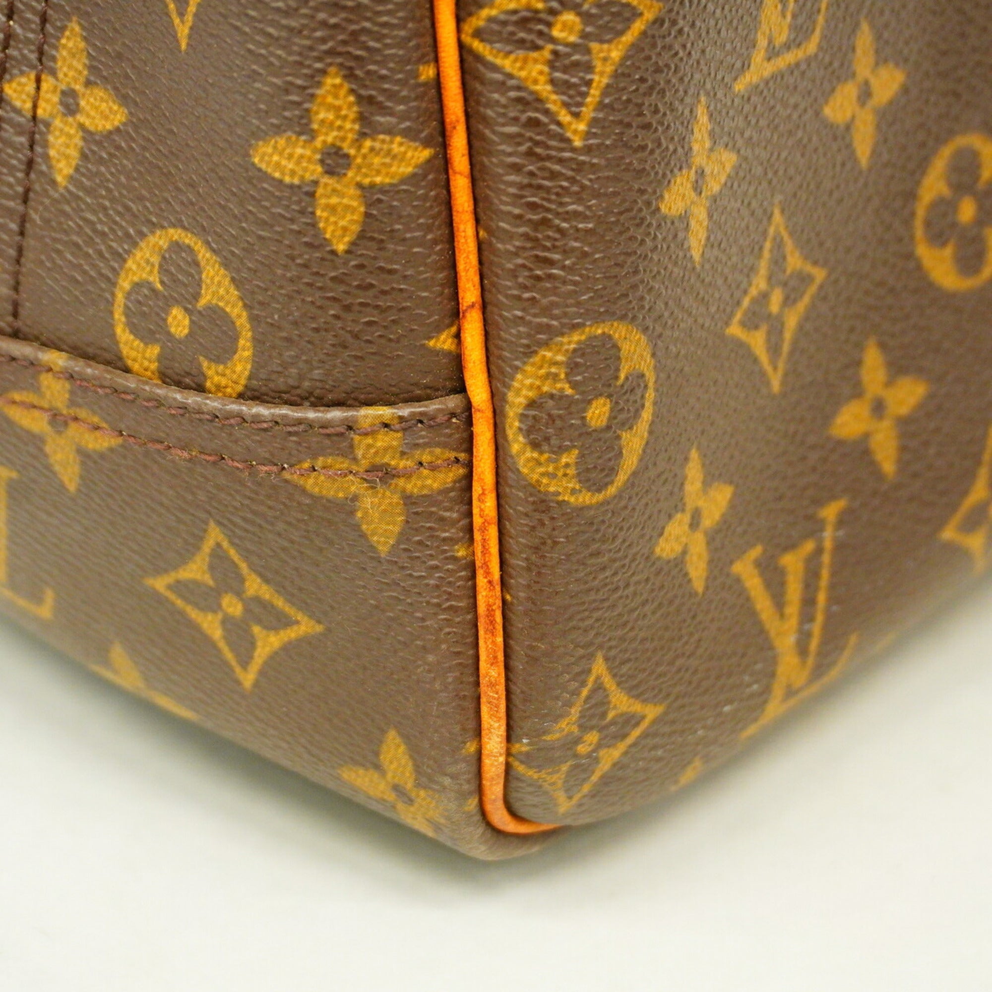 Louis Vuitton Brown Handbag (Pre-Owned)