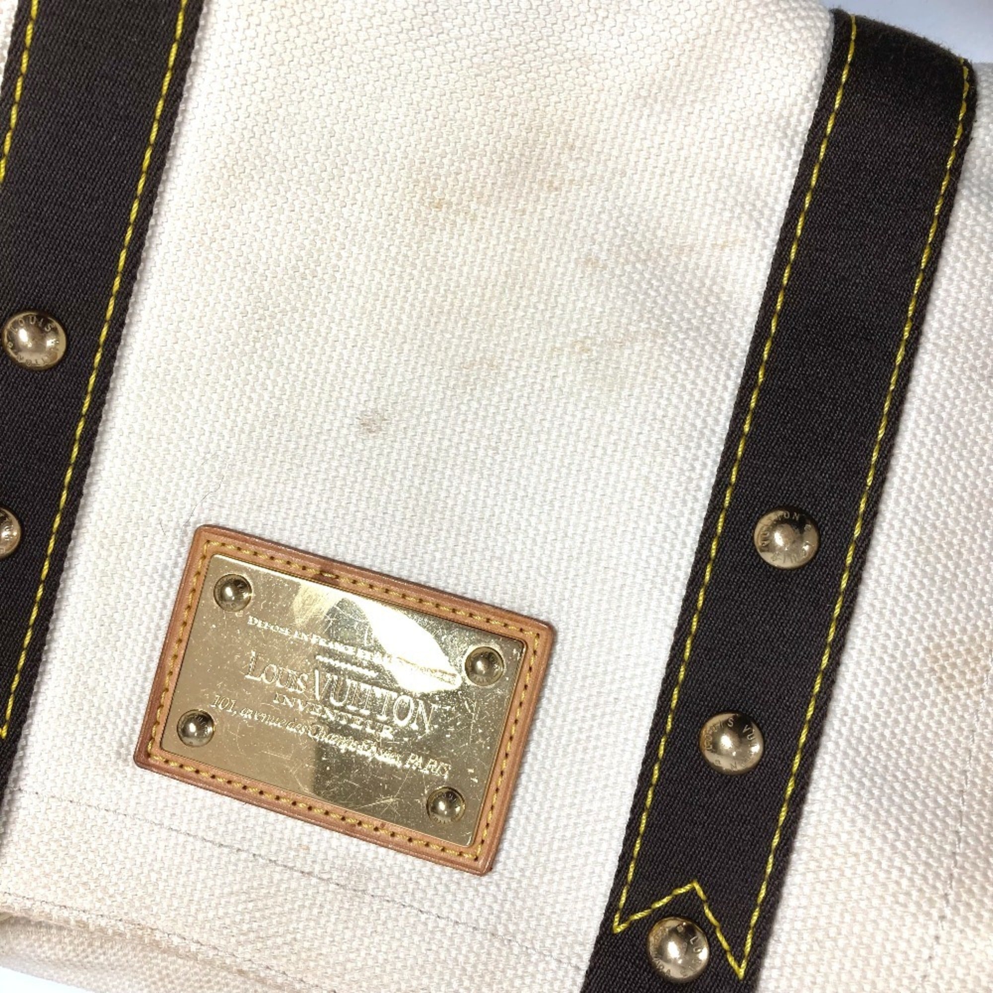 Louis Vuitton Ecru White Canvas Shoulder Bag (Pre-Owned)
