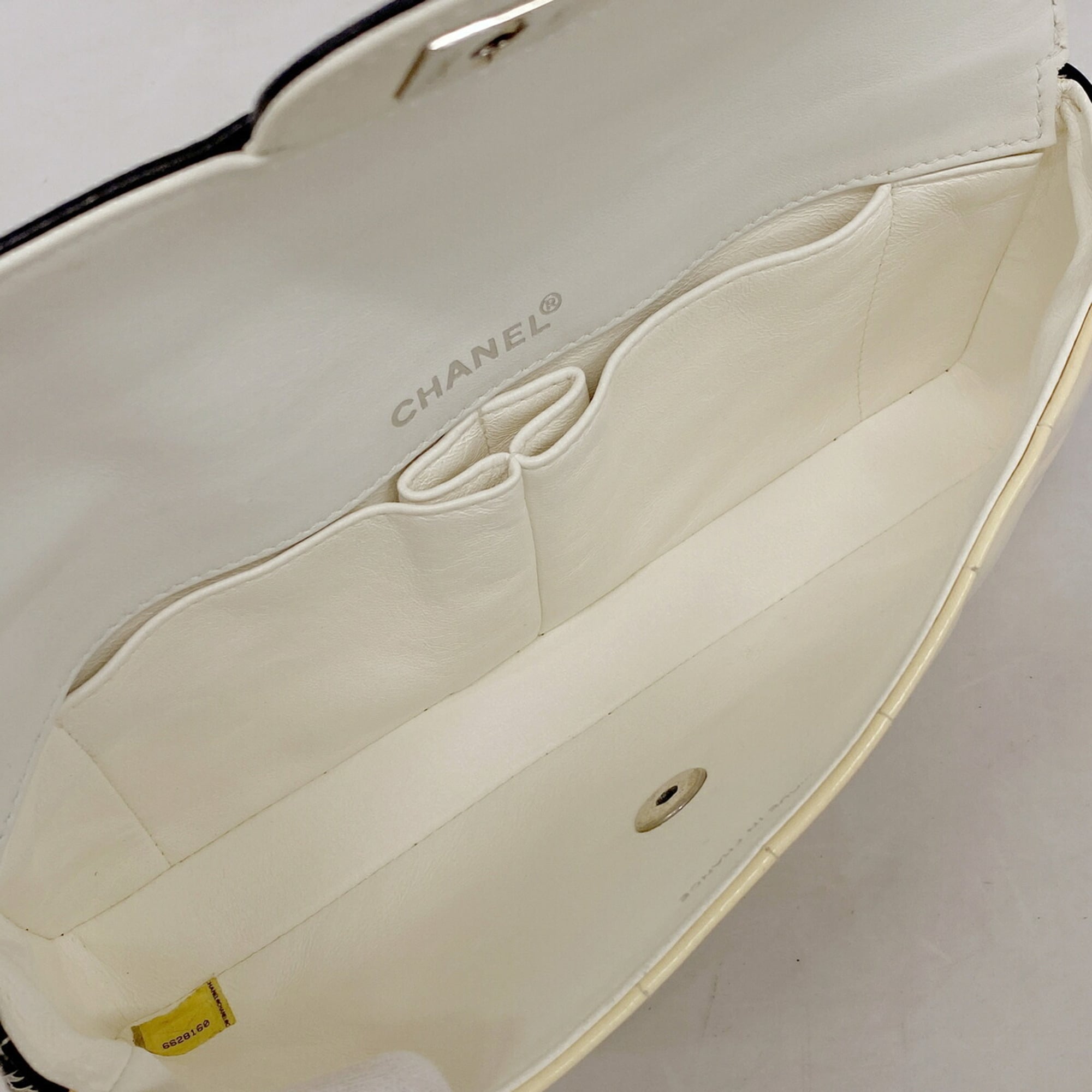 Chanel Black White Patent Leather Shoulder Bag (Pre-Owned)