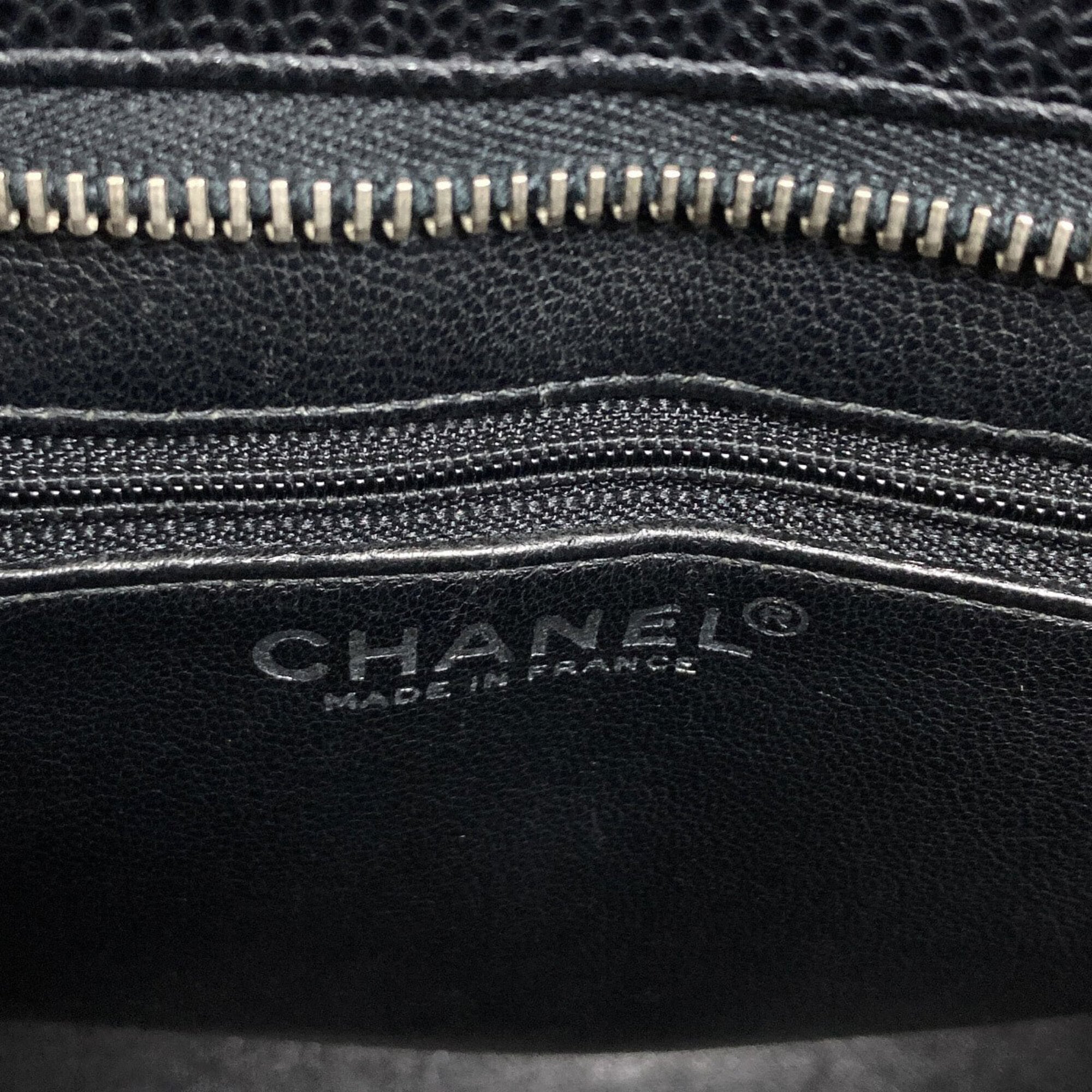 Chanel Black Leather Tote Bag (Pre-Owned)