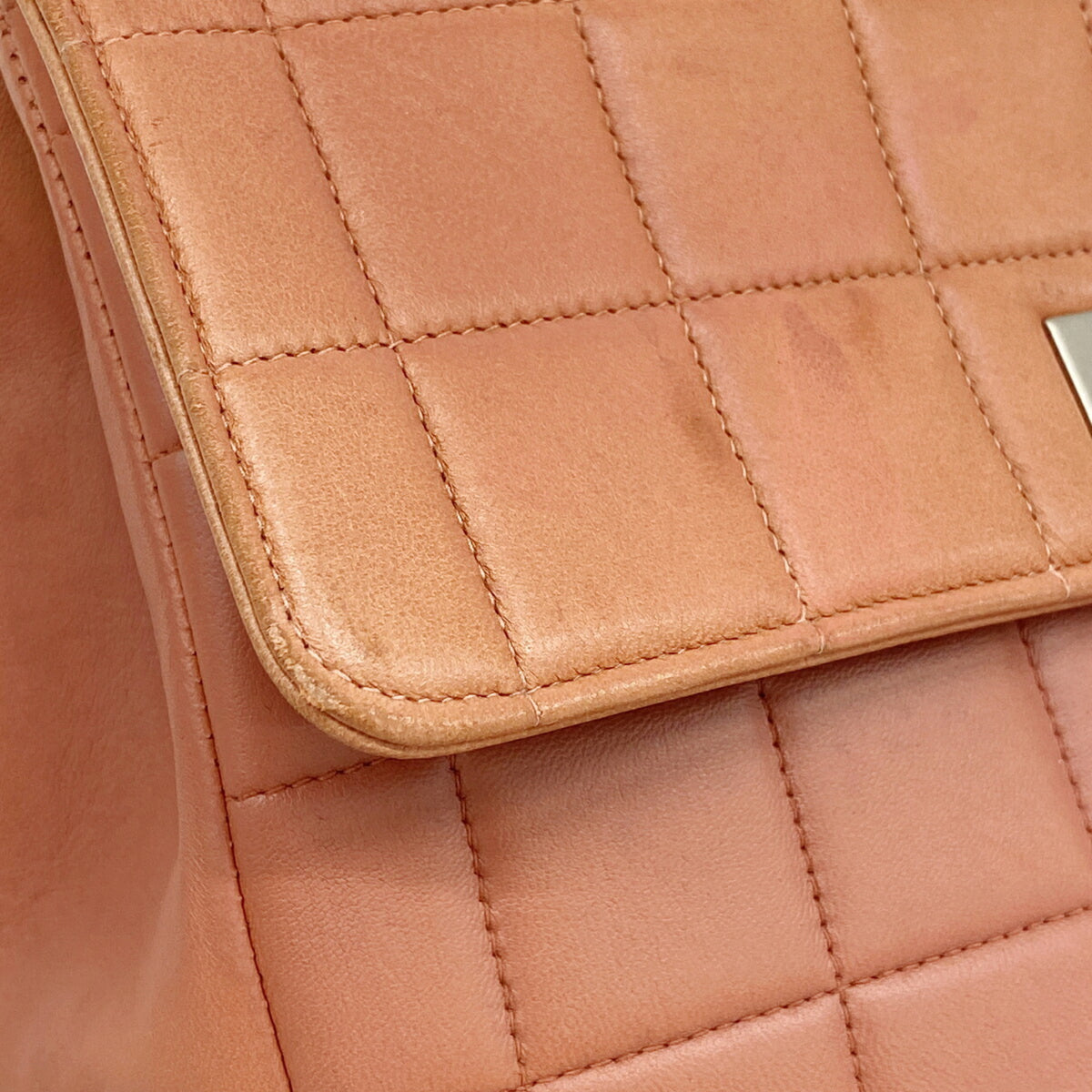 Chanel Coral Pink Leather Shoulder Bag (Pre-Owned)