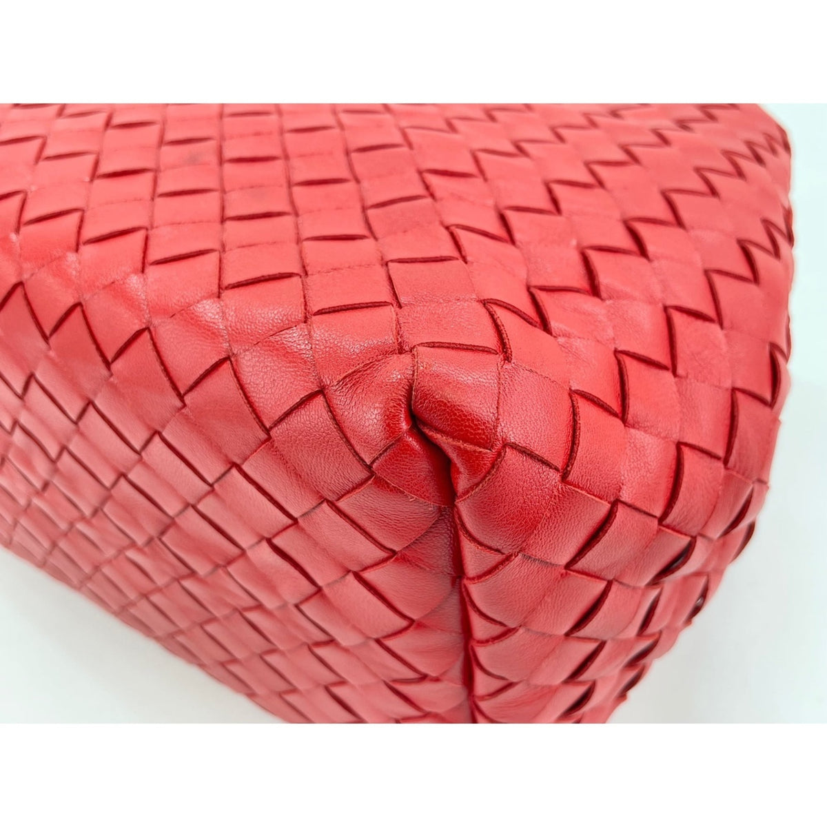 Bottega Veneta Red Color Handbag (Pre-Owned)