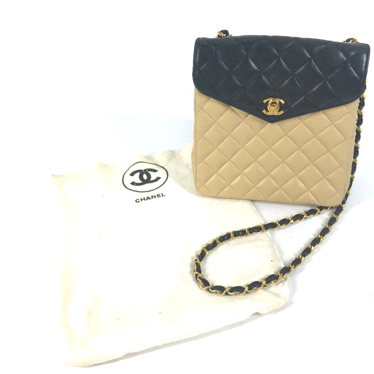 Chanel Beige Black Leather Shoulder Bag (Pre-Owned)