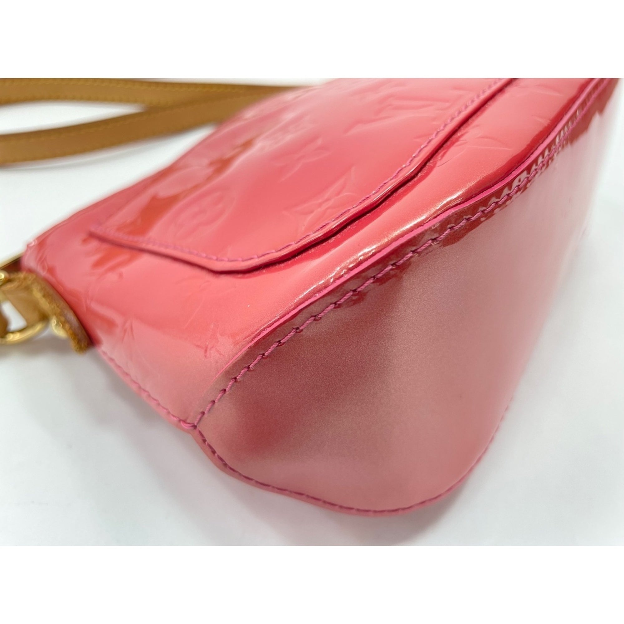 Louis Vuitton Red Color Vernis Shoulder Bag (Pre-Owned)