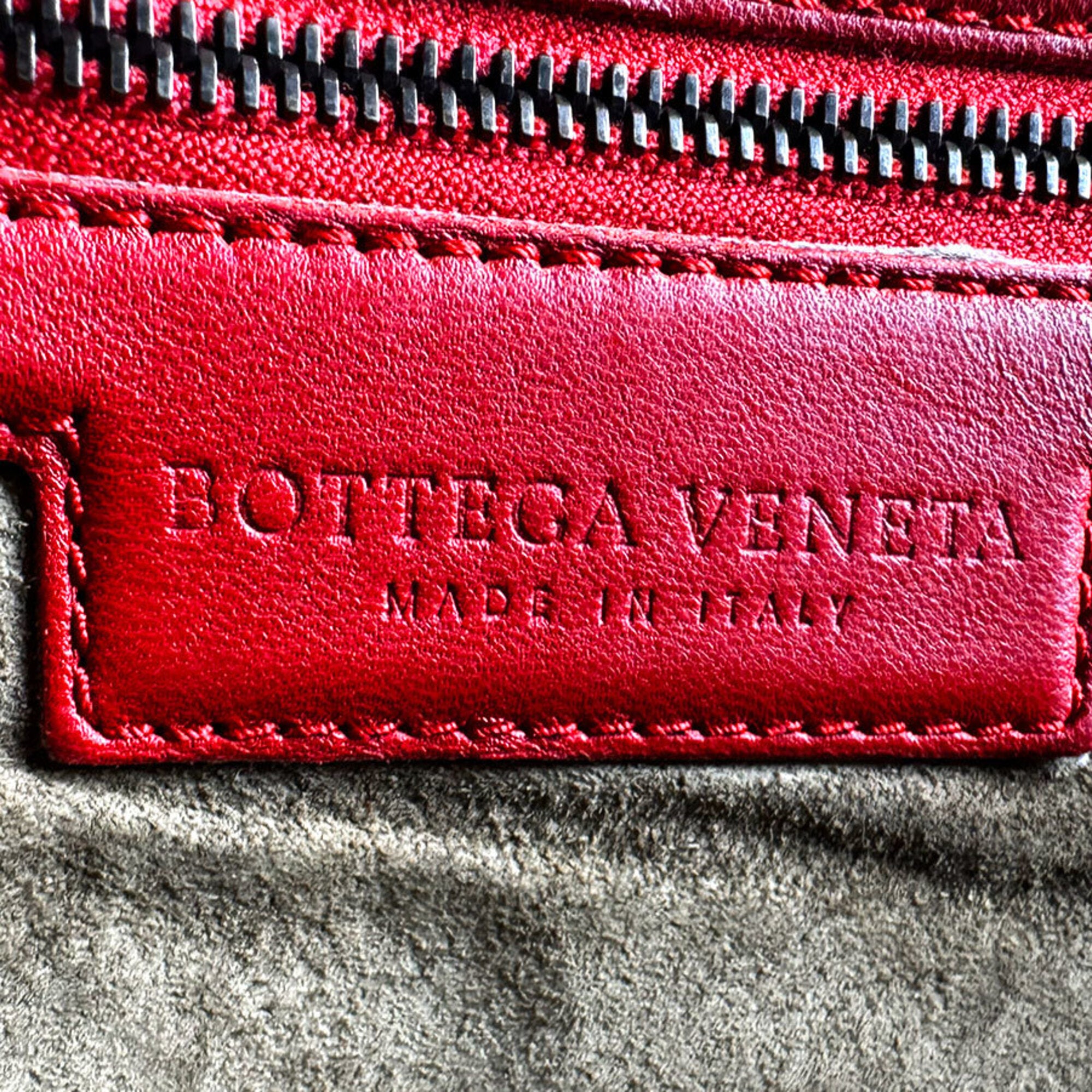 Bottega Veneta Dark Red Intrecciato Shoulder Bag (Pre-Owned)