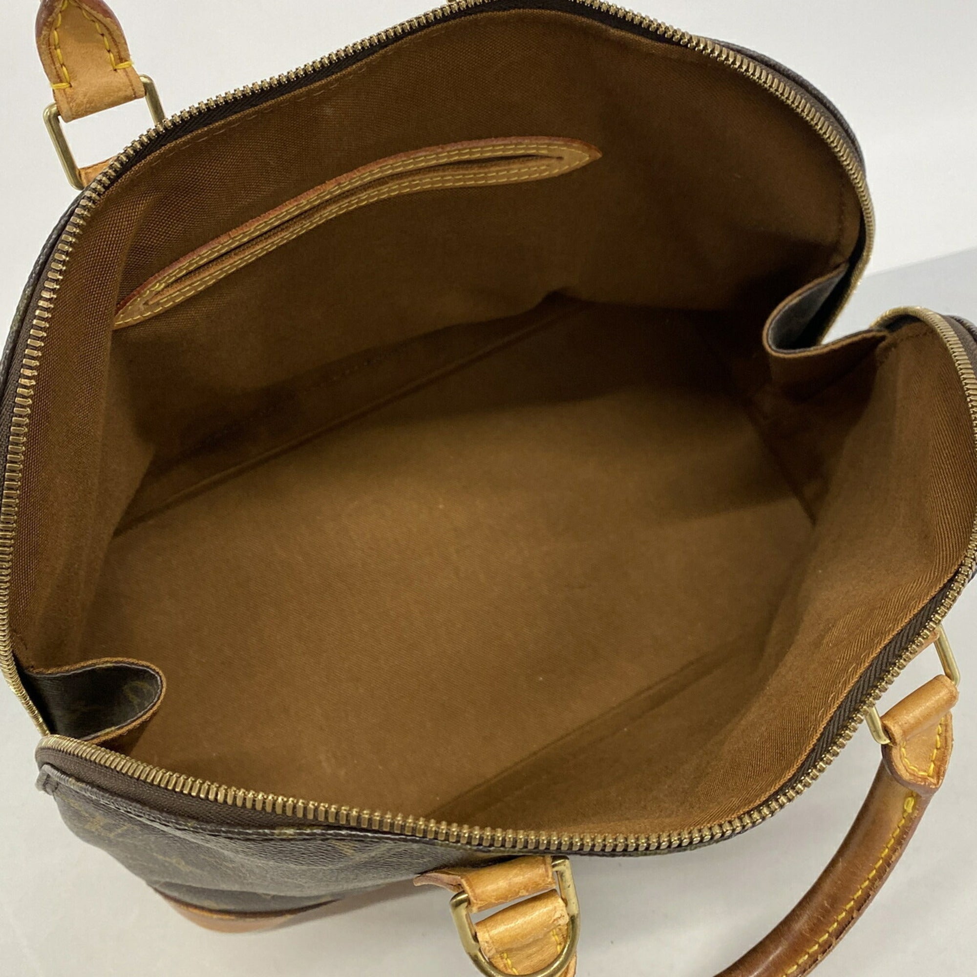 Louis Vuitton Brown Handbag (Pre-Owned)