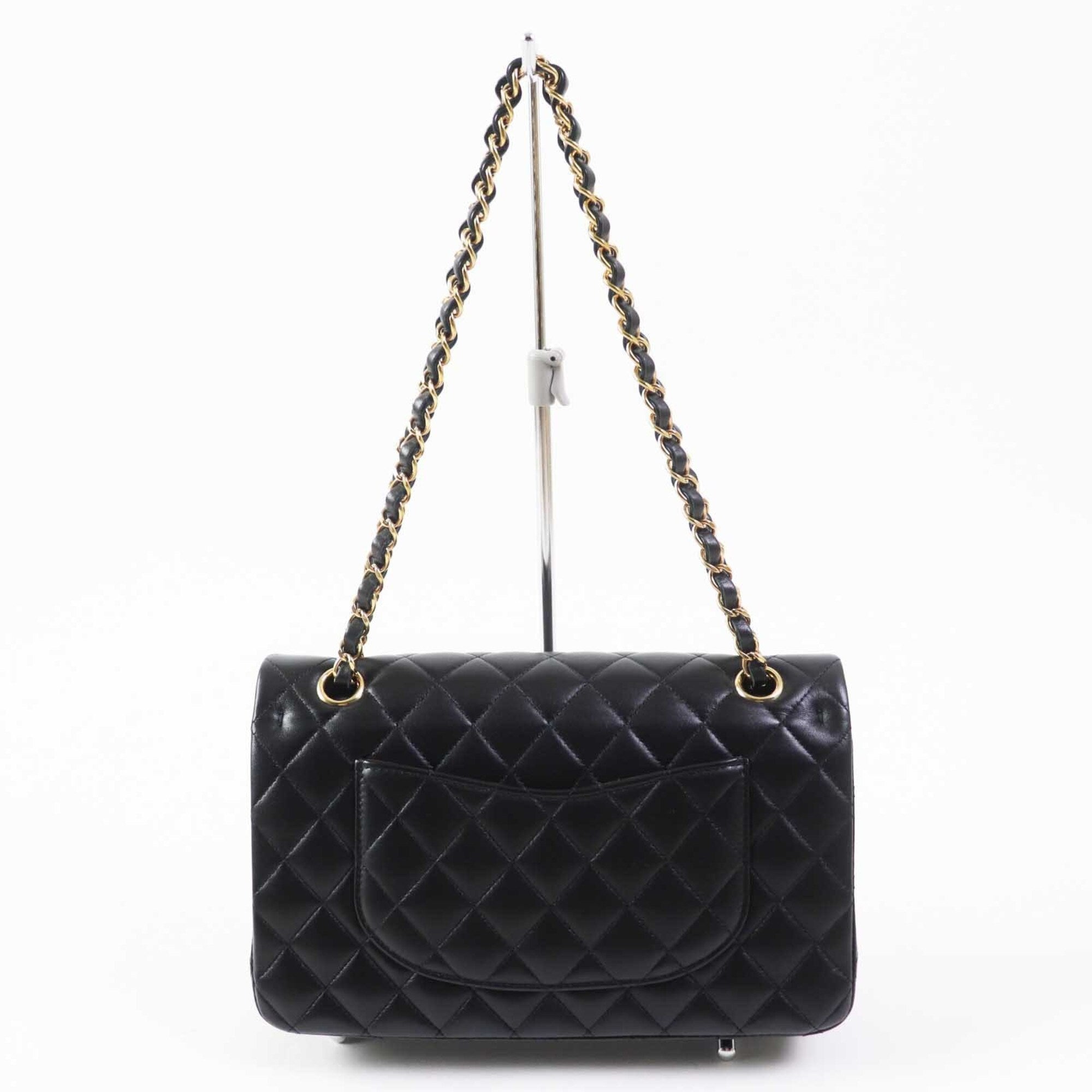Chanel Black Leather Shoulder Bag (Pre-Owned)