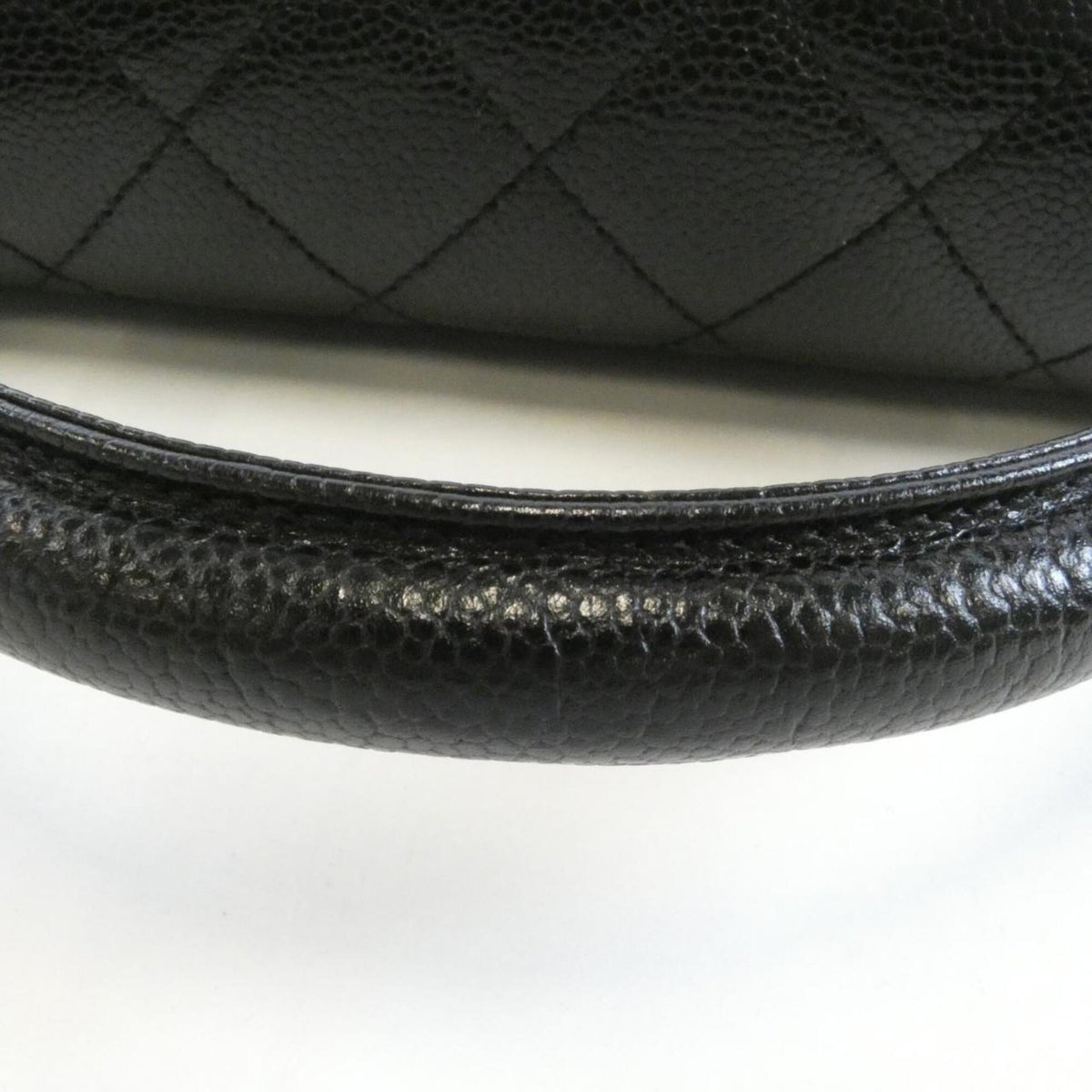 Chanel Black Grained Calfskin Handbag (Pre-Owned)