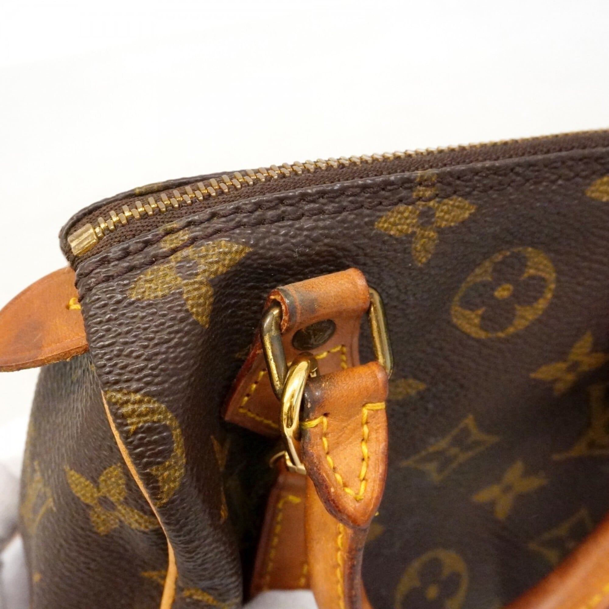 Louis Vuitton Brown Handbag (Pre-Owned)