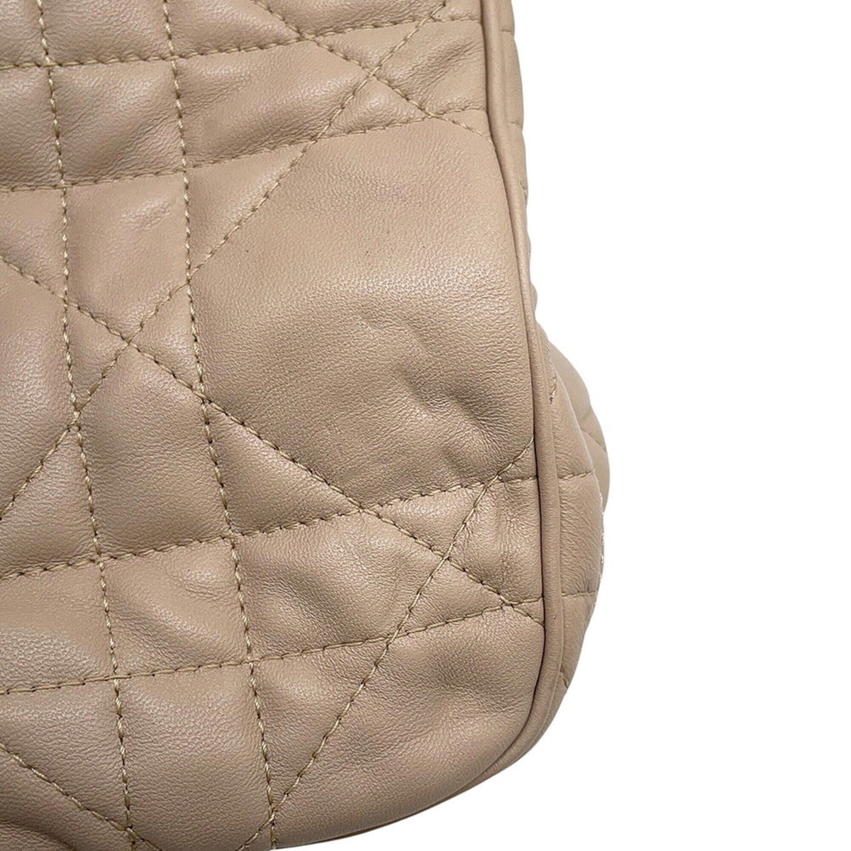 Christian Dior Beige Leather Shoulder Bag (Pre-Owned)