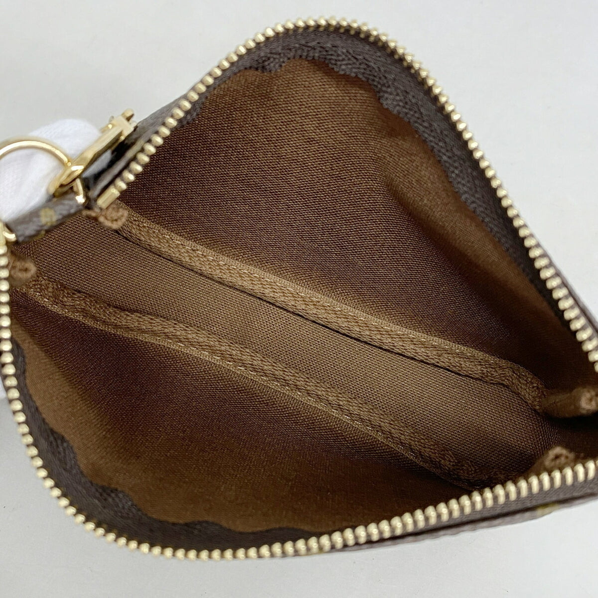 Louis Vuitton Brown Pouch (Pre-Owned)
