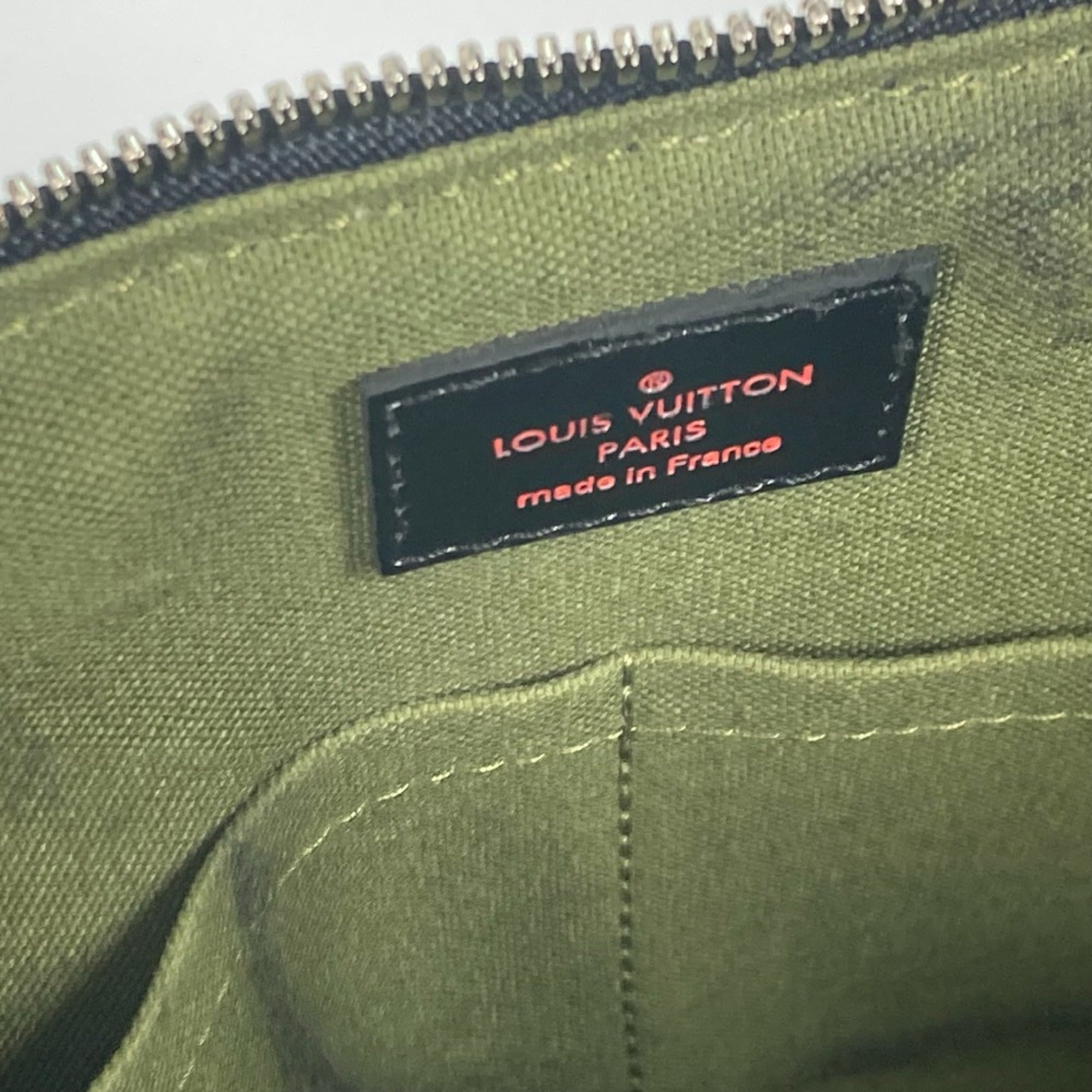 Louis Vuitton Black Cloth Shoulder Bag (Pre-Owned)