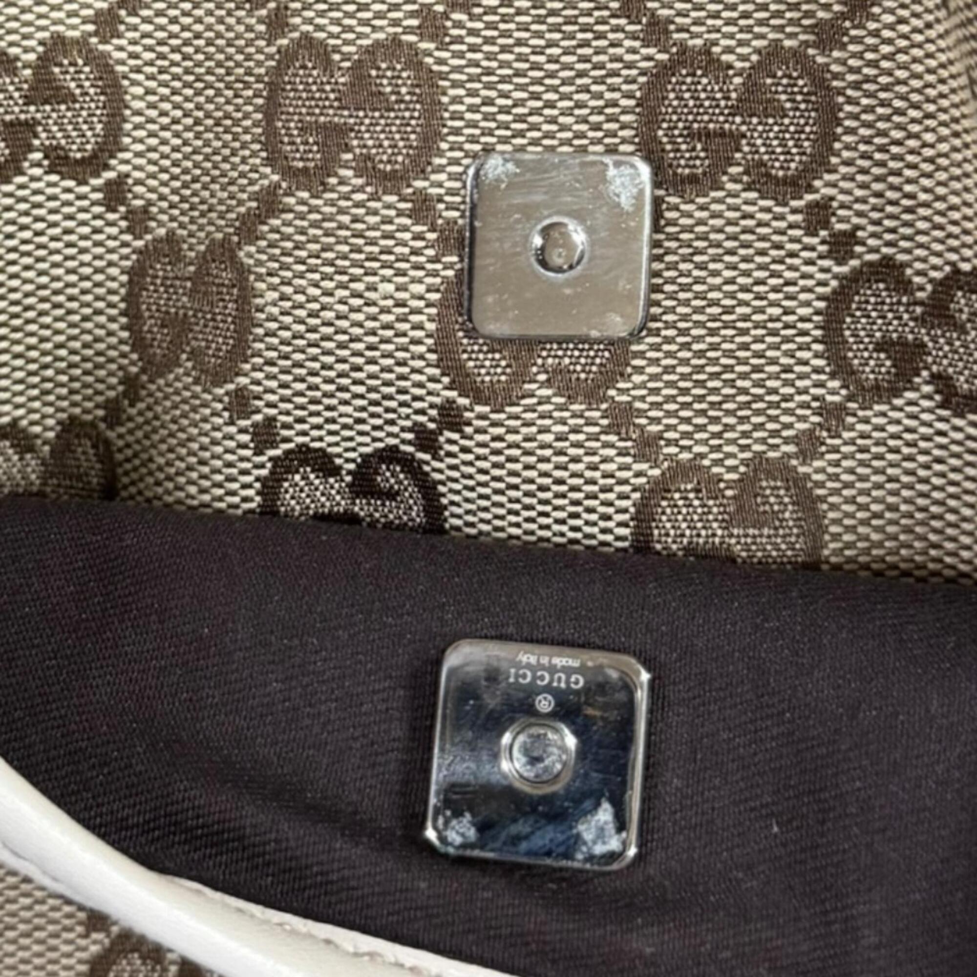 Gucci Beige White Gg Canvas Shoulder Bag (Pre-Owned)