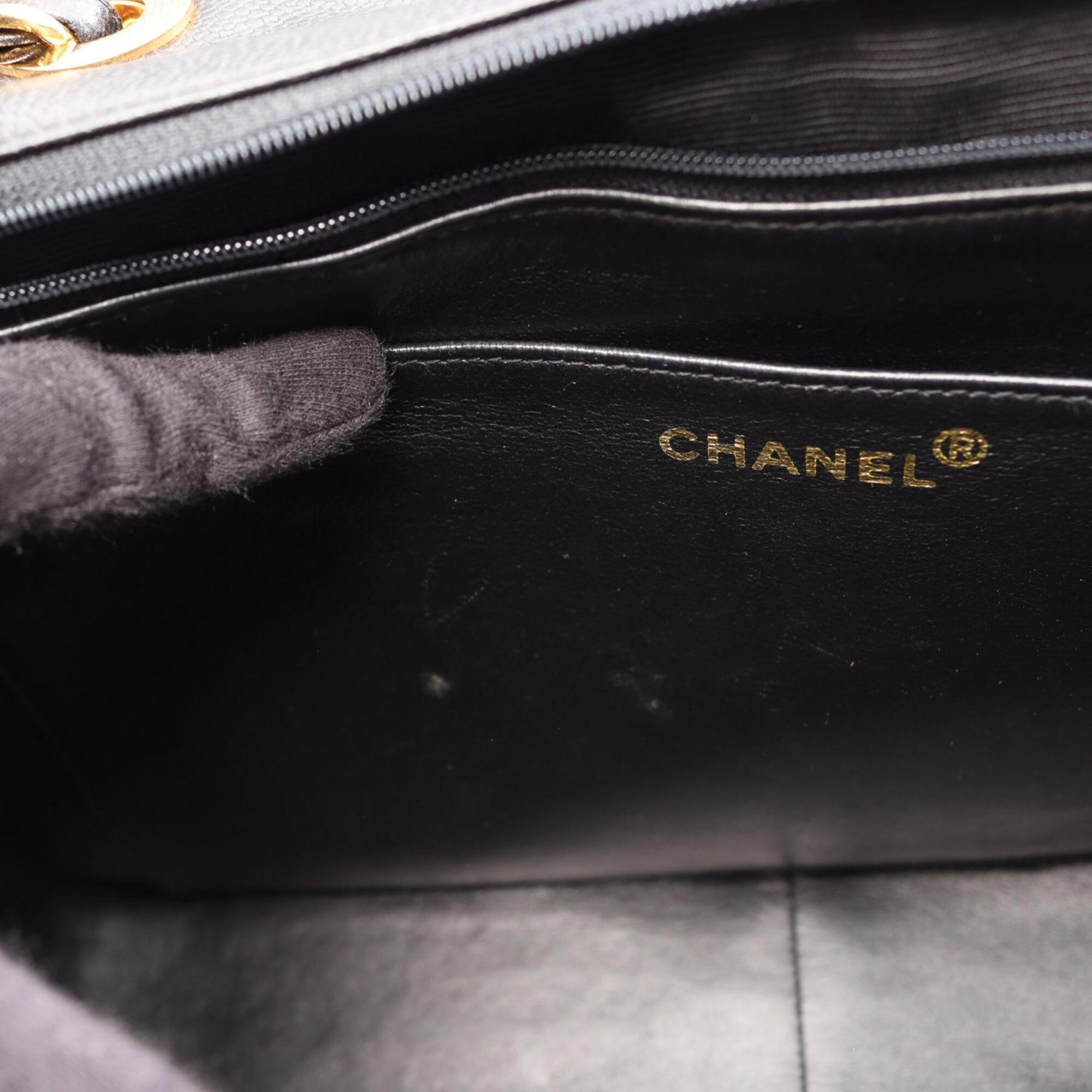 Chanel Black Grained Calfskin Handbag Shoulder Bag (Pre-Owned)