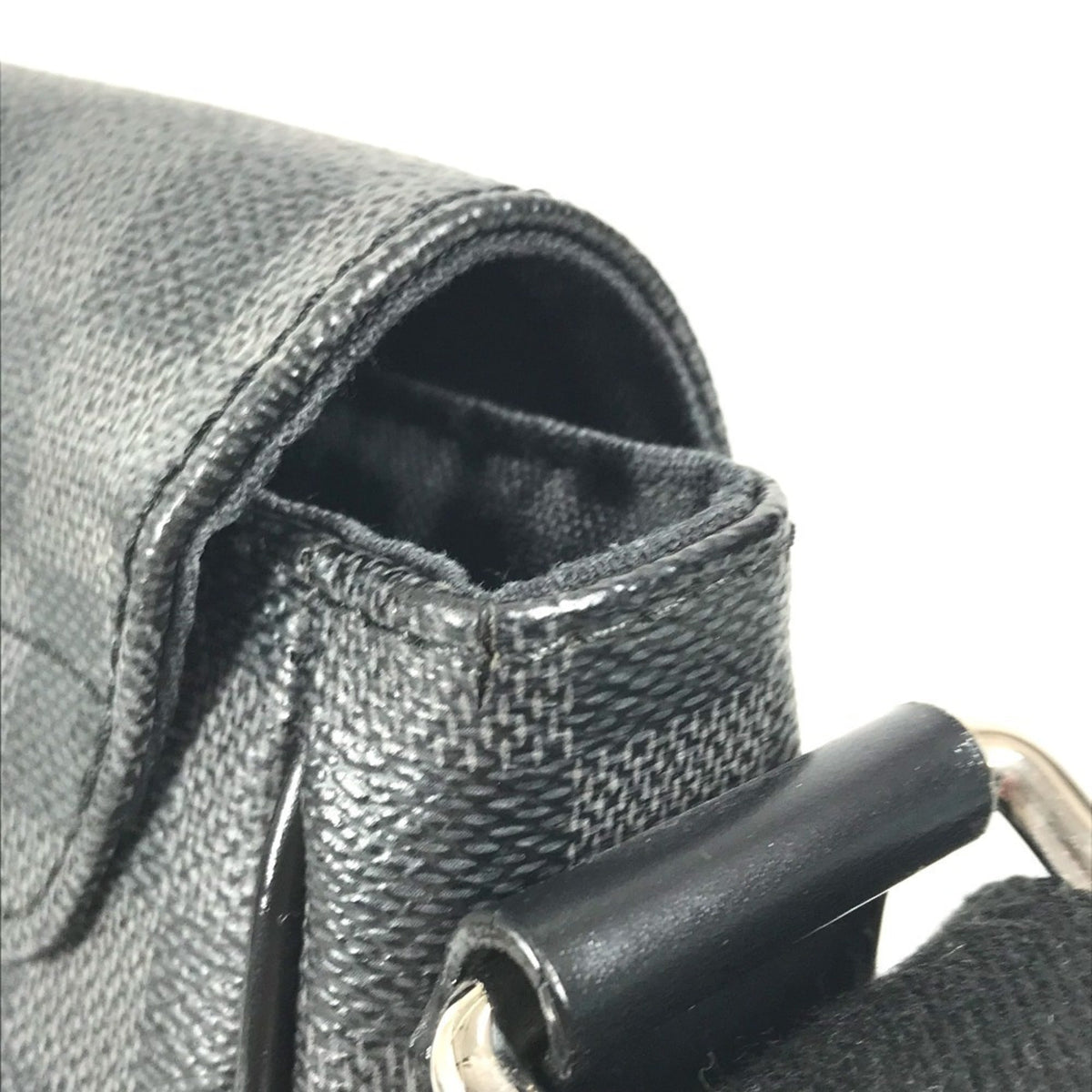 Louis Vuitton Black Damier Graphite Messenger Bag Shoulder Bag (Pre-Owned)