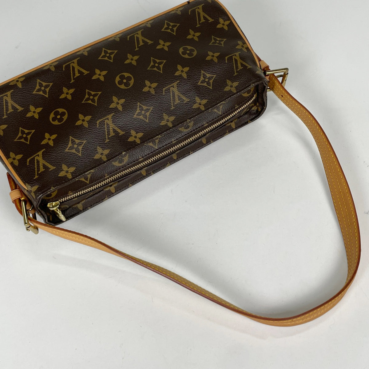 Louis Vuitton Brown Monogram Handbag Shoulder Bag (Pre-Owned)
