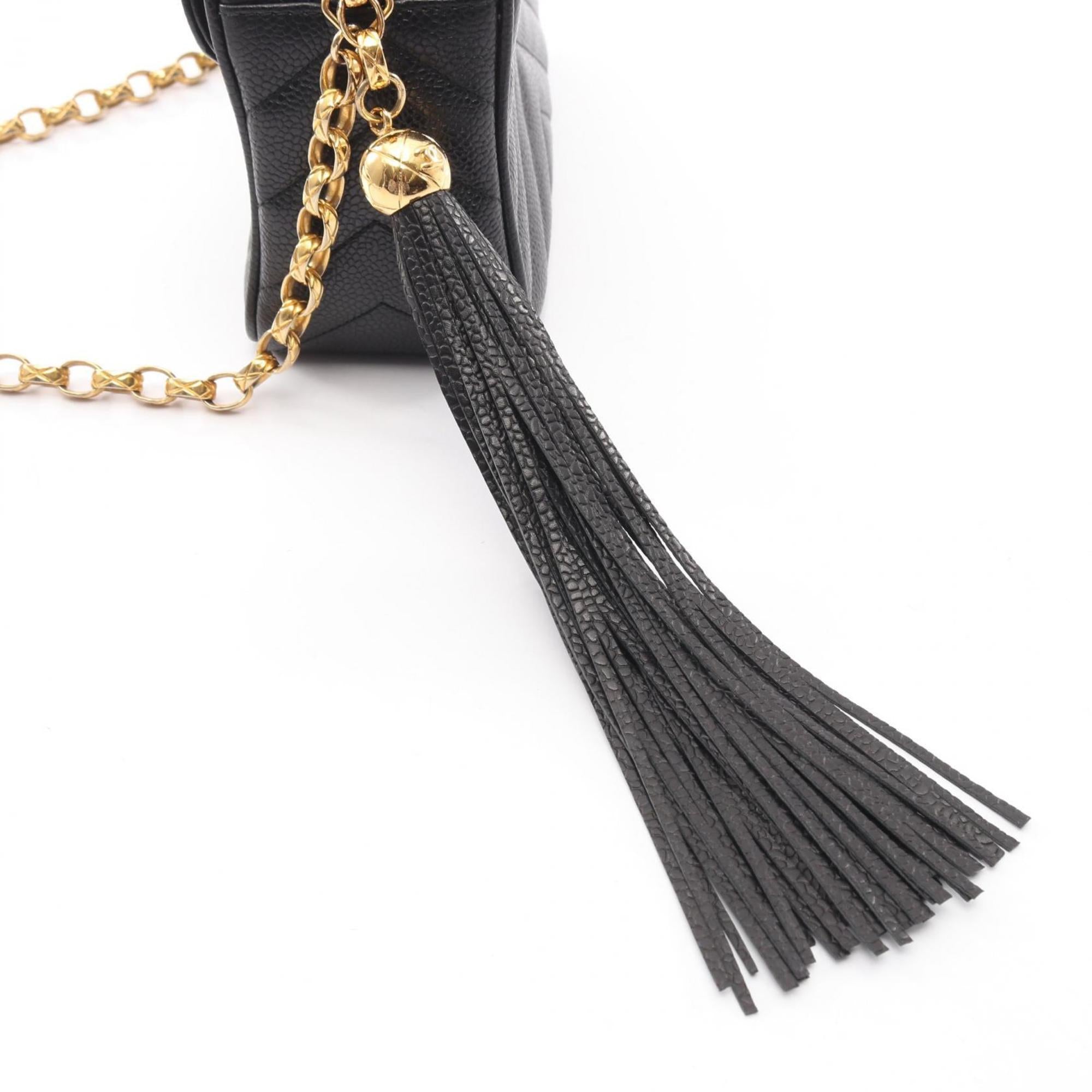 Chanel Black Leather Handbag Shoulder Bag (Pre-Owned)