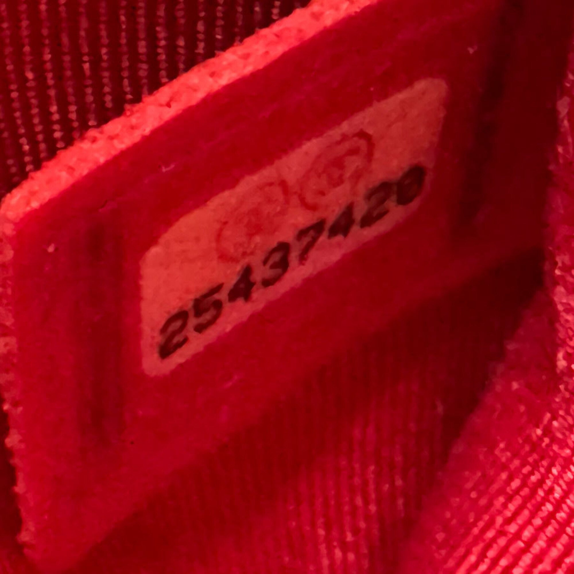 Chanel Red Color Leather Shoulder Bag (Pre-Owned)