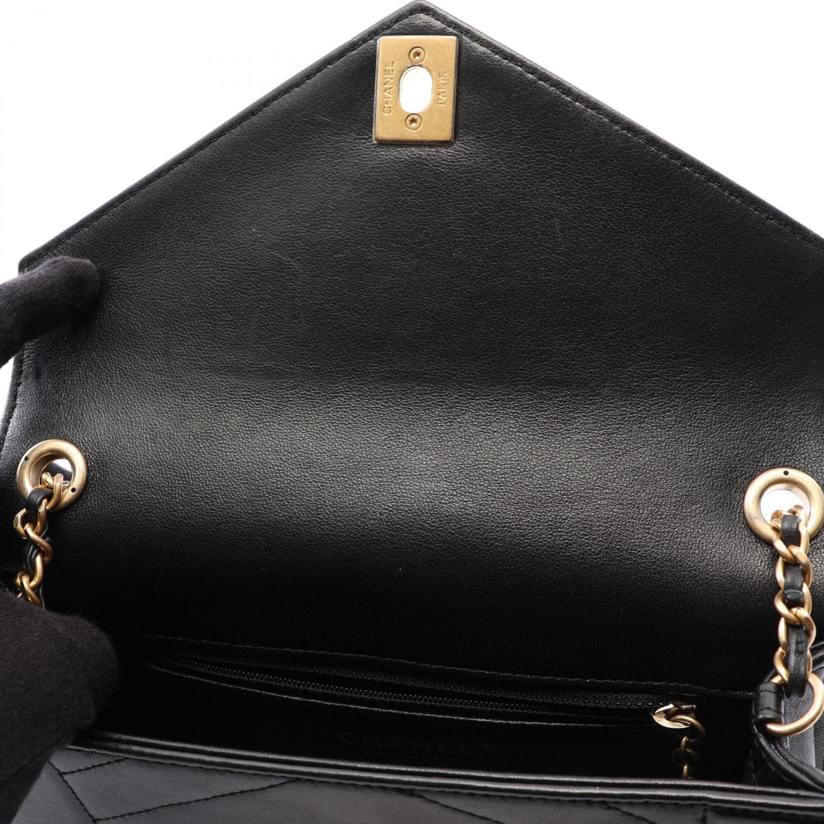 Chanel Black Leather Handbag Shoulder Bag (Pre-Owned)