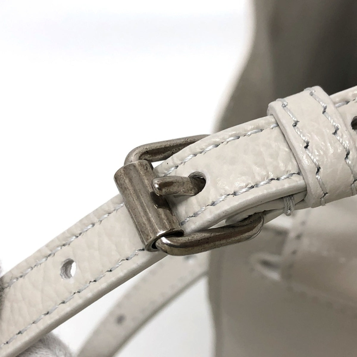 Balenciaga White Leather Shoulder Bag (Pre-Owned)