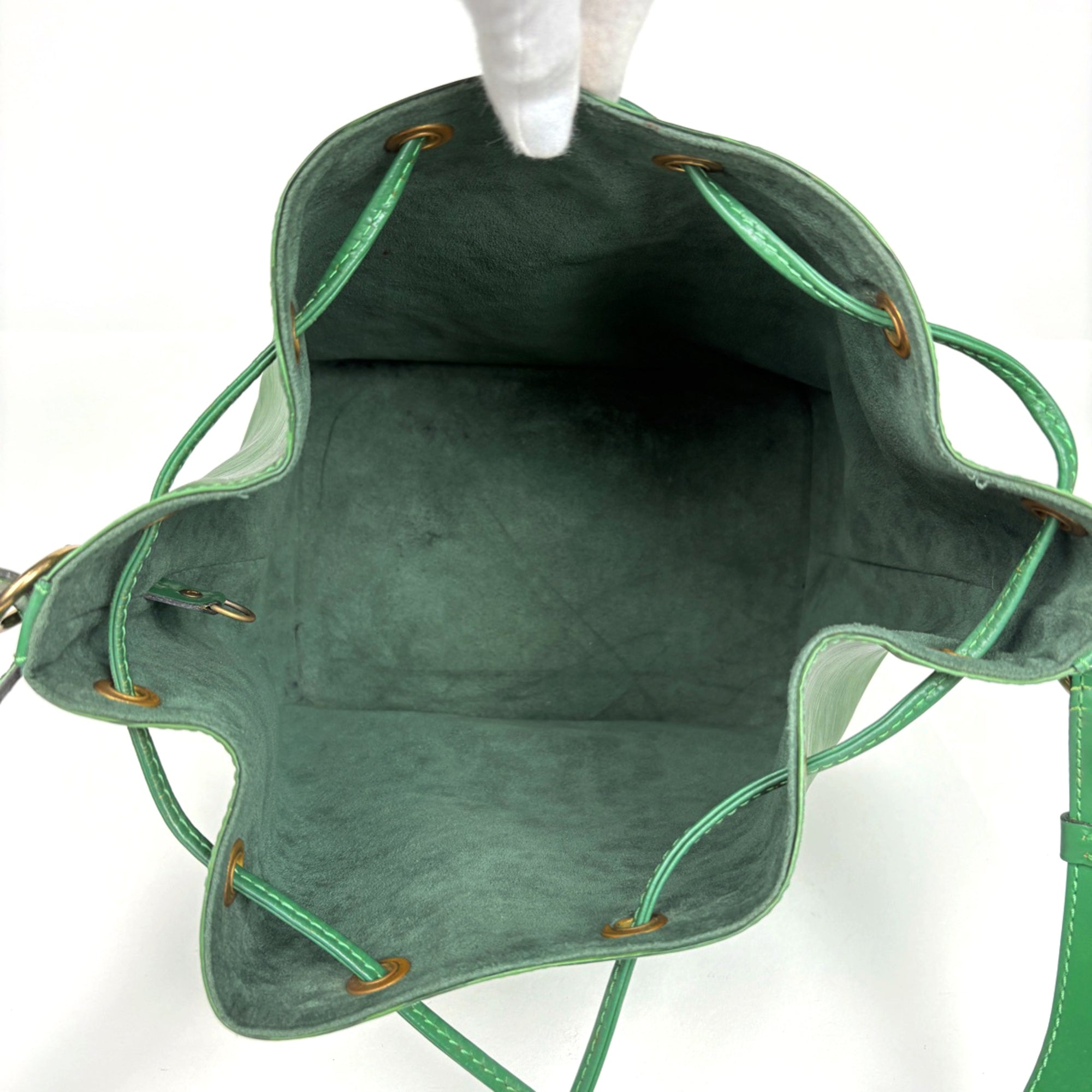 Louis Vuitton Epi Borneo Green Epi Leather Shoulder Bag (Pre-Owned)