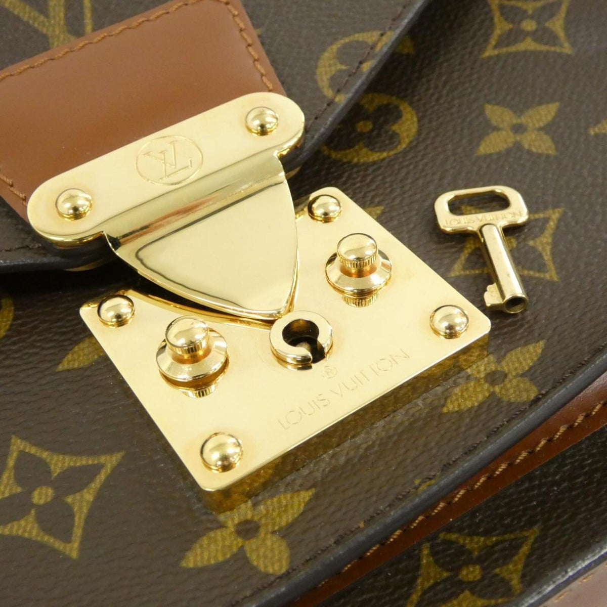 Louis Vuitton Marron Coated Canvas Handbag (Pre-Owned)