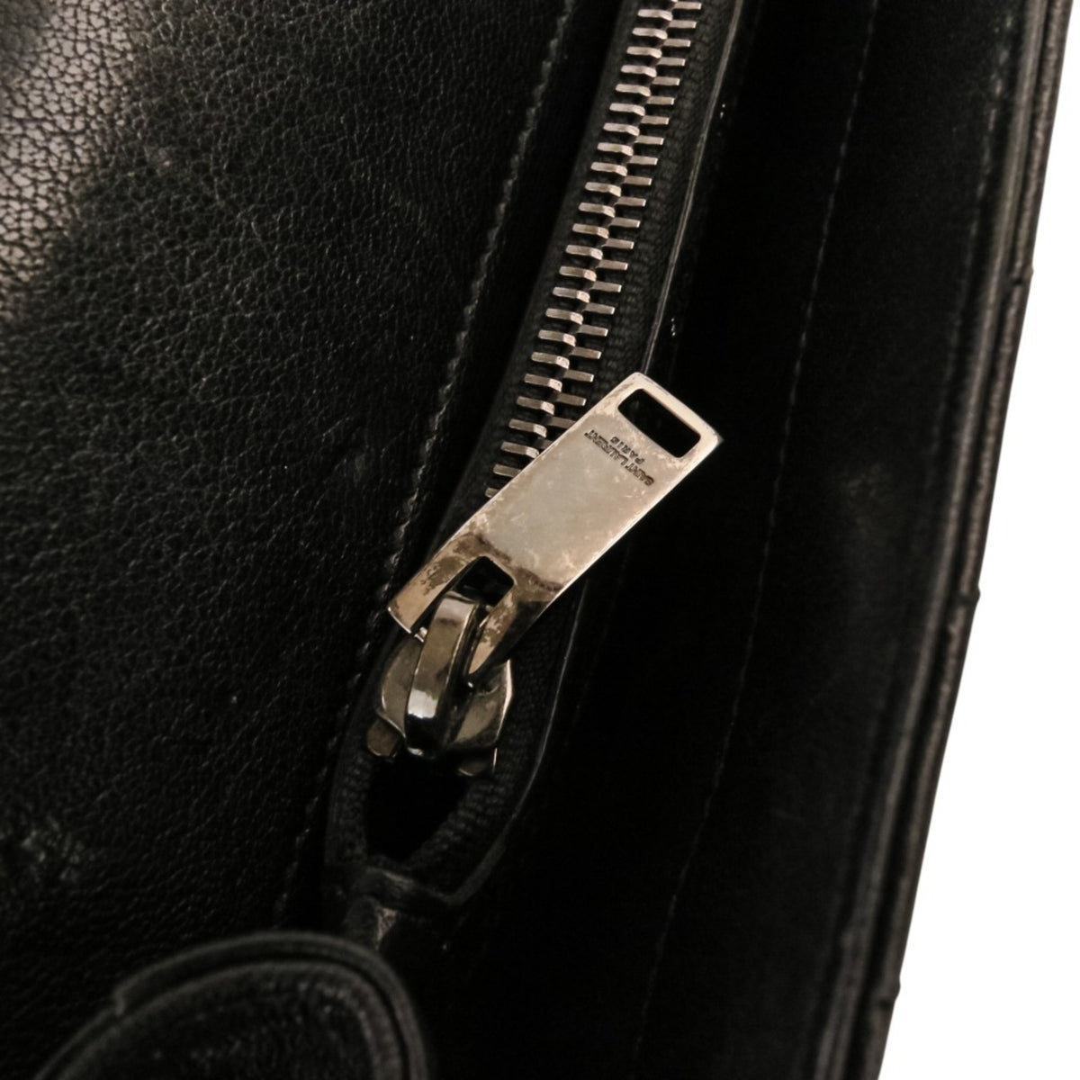 Yves Saint Laurent Black Leather Shoulder Bag (Pre-Owned)