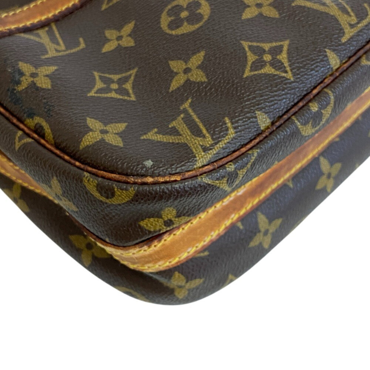 Louis Vuitton Brown Leather Shoulder Bag (Pre-Owned)