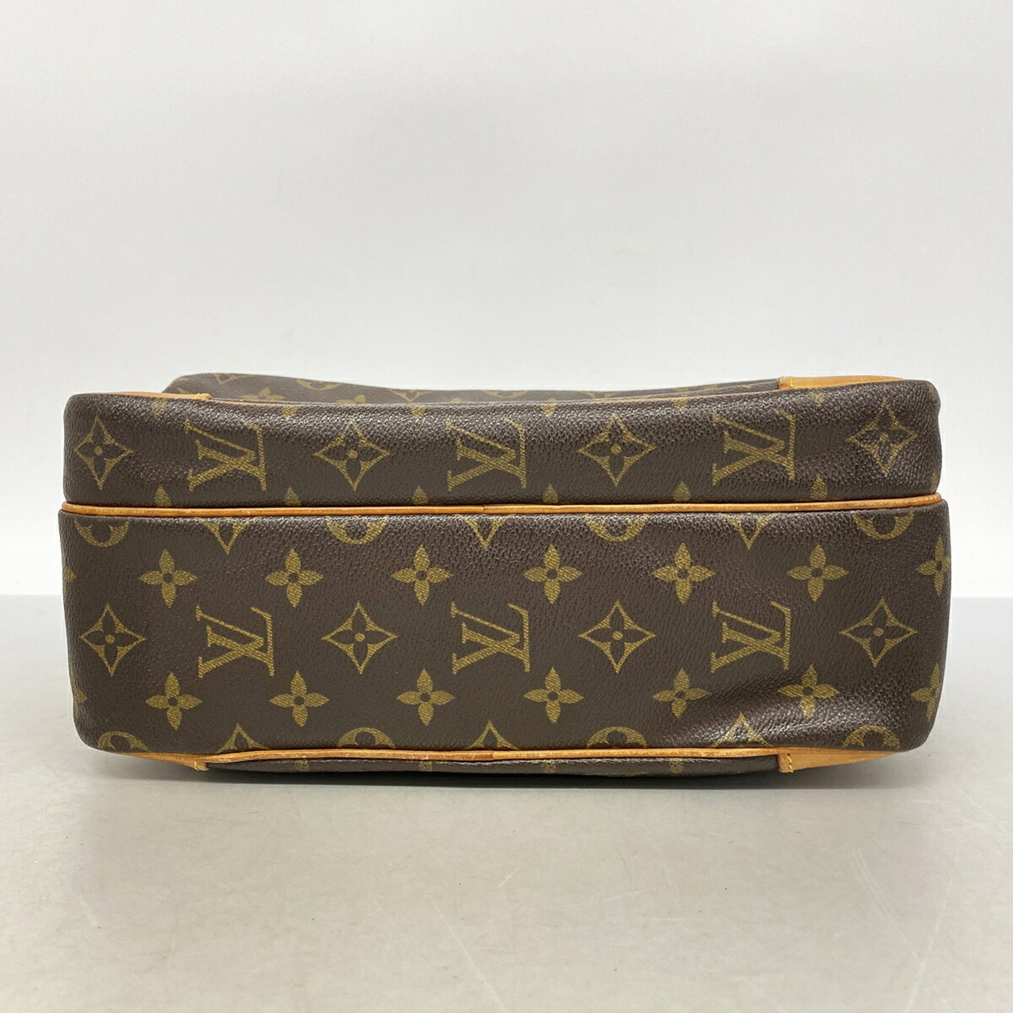 Louis Vuitton Brown Shoulder Bag (Pre-Owned)