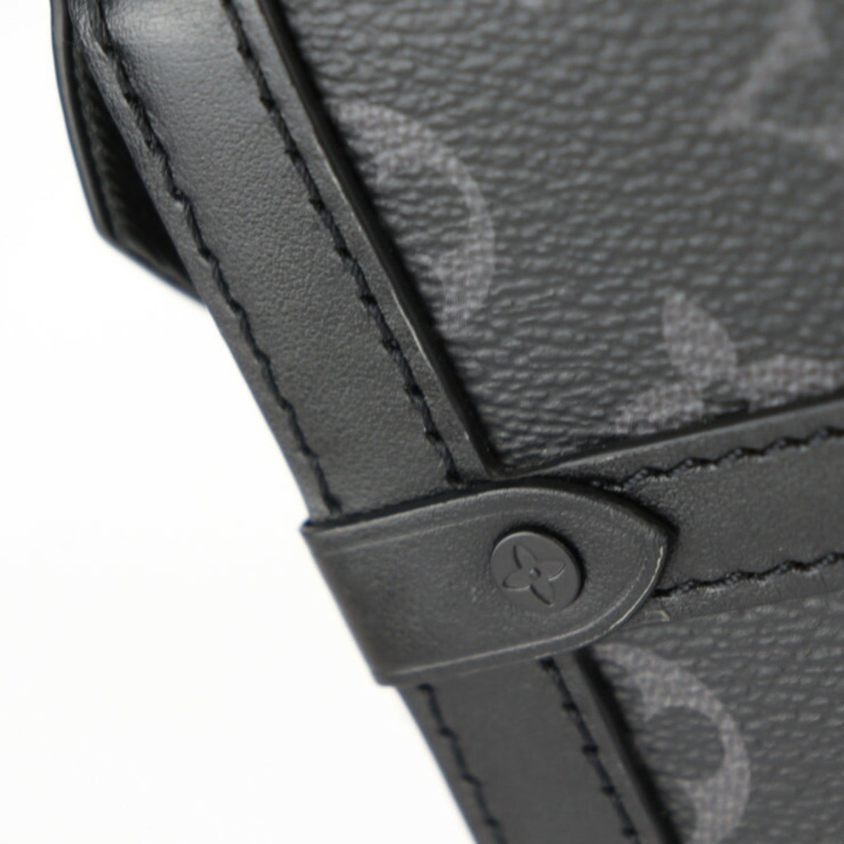 Louis Vuitton Black Gray Leather Pochette Pouch Shoulder Bag (Pre-Owned)