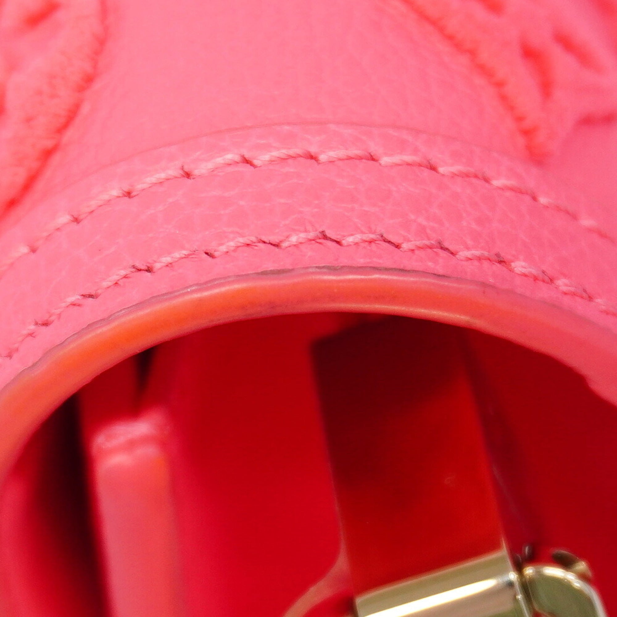 Louis Vuitton Pink Shoulder Bag (Pre-Owned)