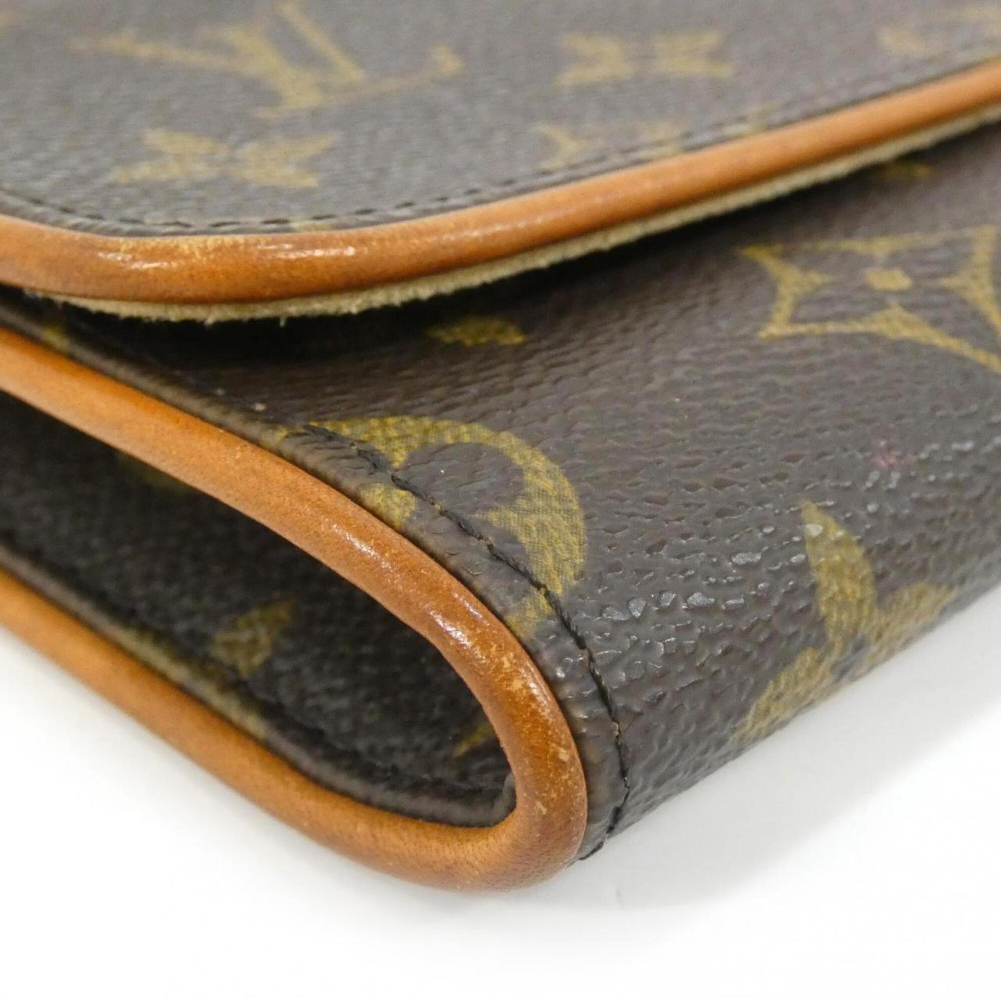 Louis Vuitton Marron Coated Canvas Pochette Shoulder Bag (Pre-Owned)