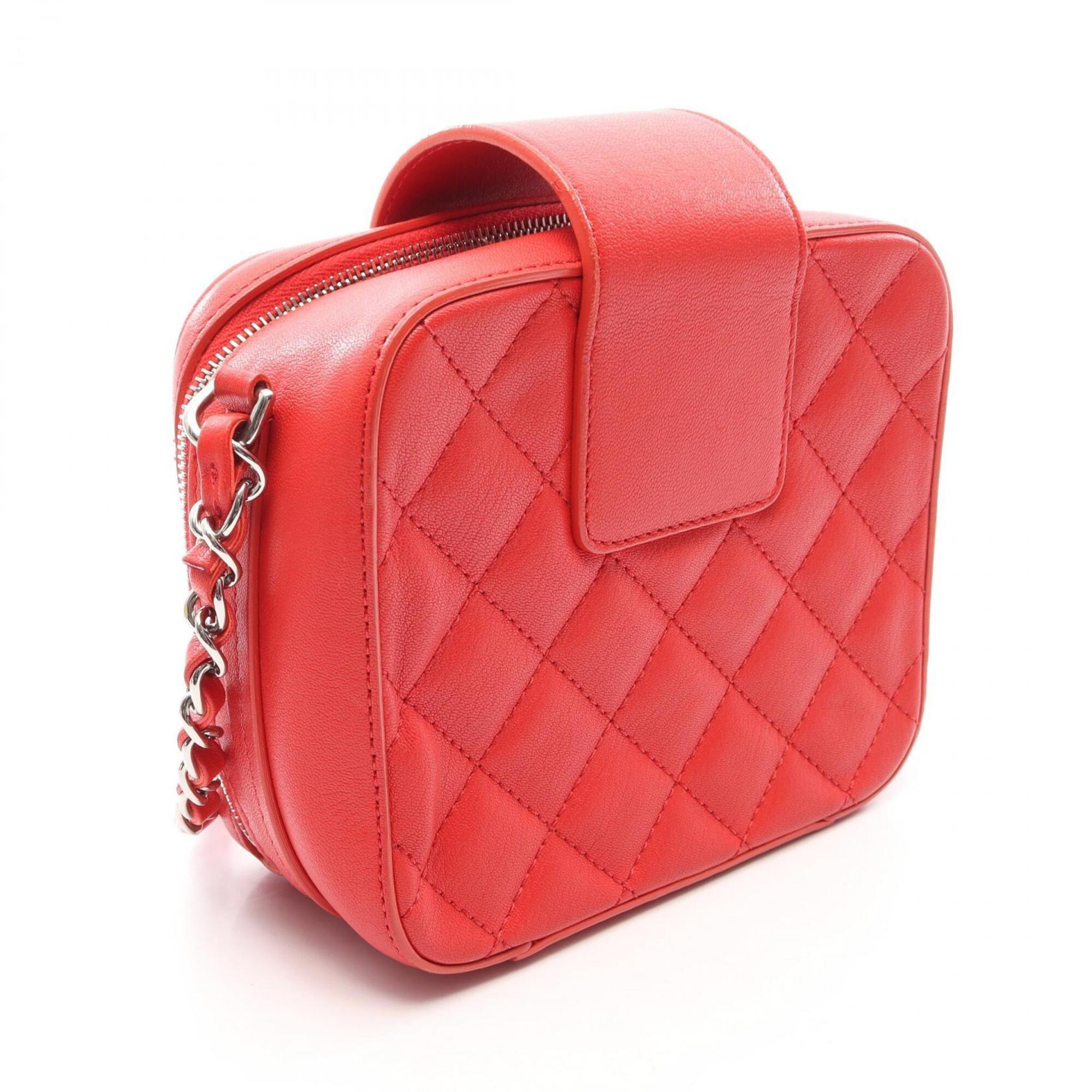 Chanel Red Color Leather Handbag Shoulder Bag (Pre-Owned)