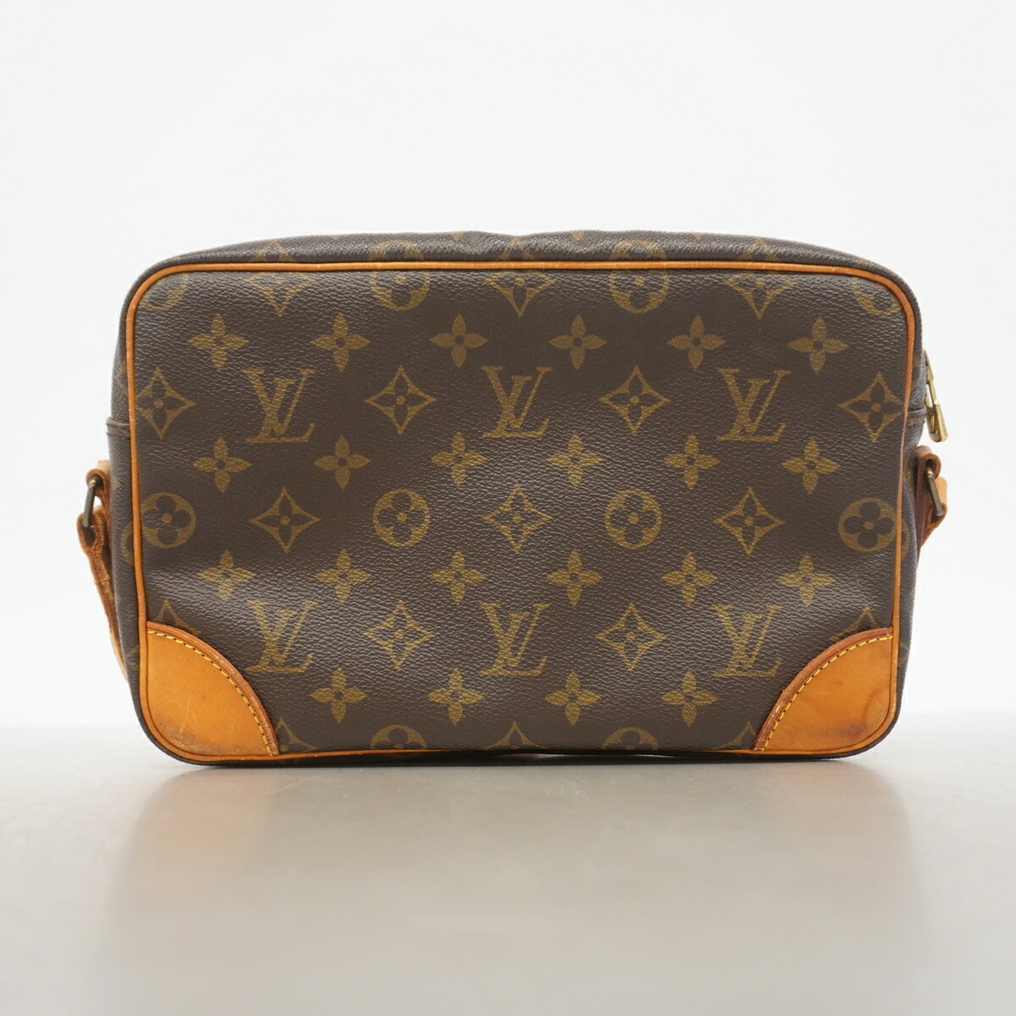 Louis Vuitton Brown Shoulder Bag (Pre-Owned)