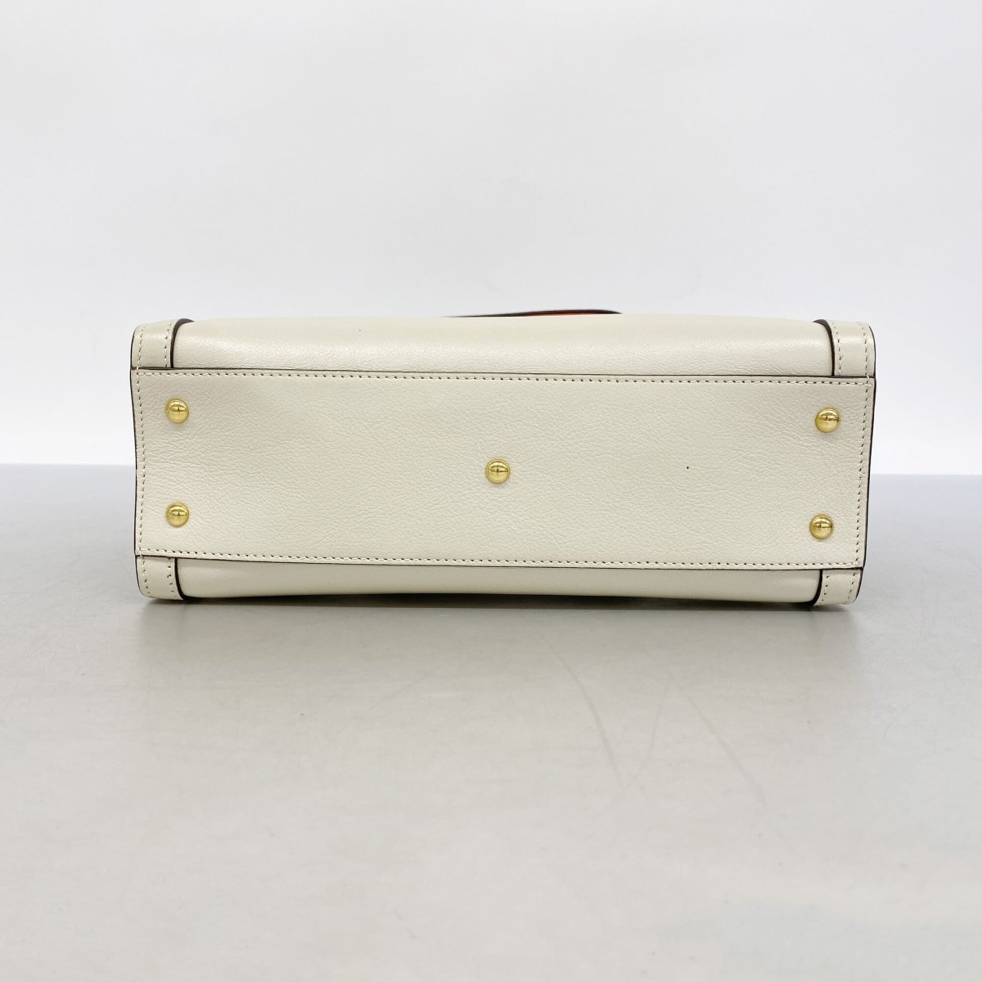 Gucci Ivory Leather Handbag (Pre-Owned)