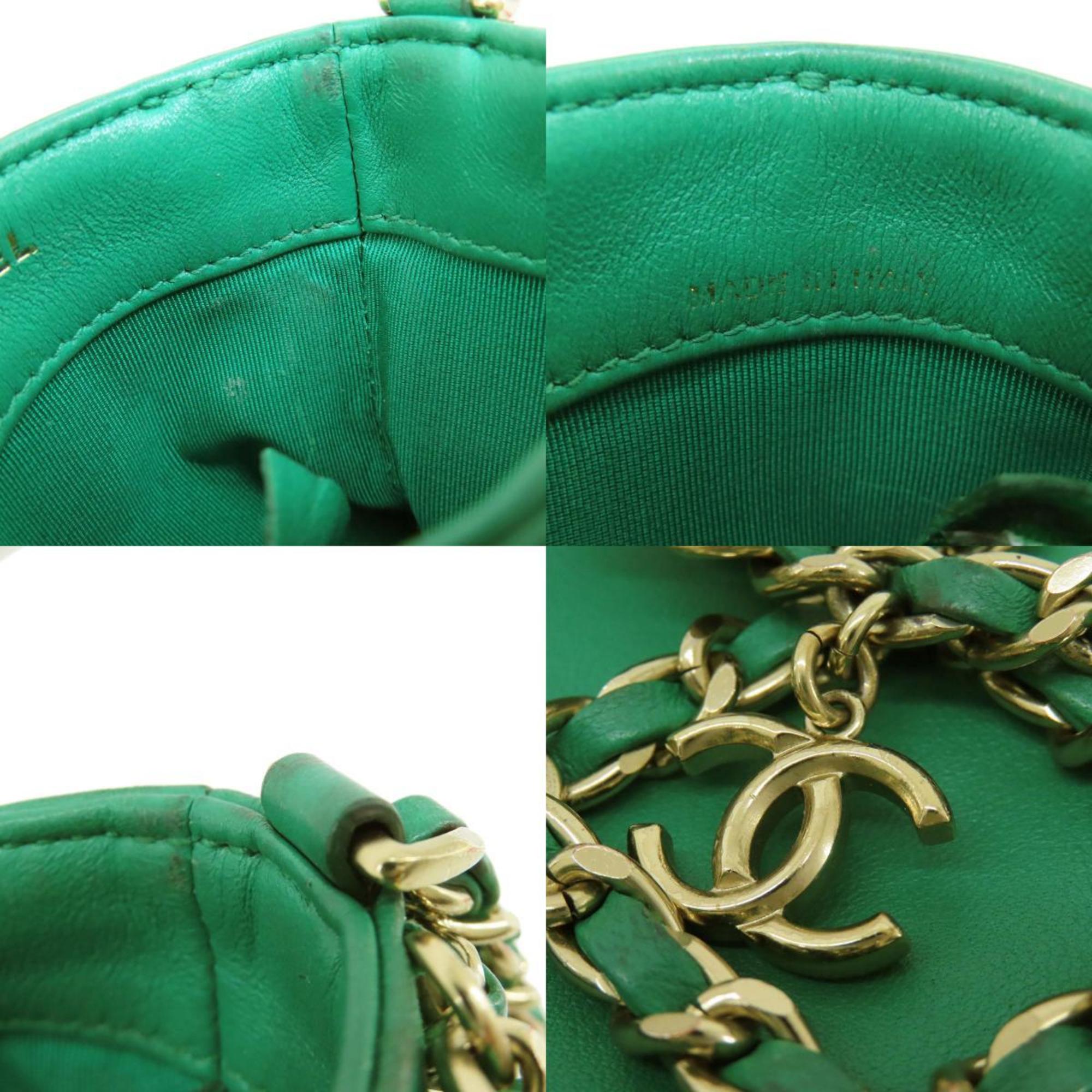 Chanel Green Leather Shoulder Bag (Pre-Owned)