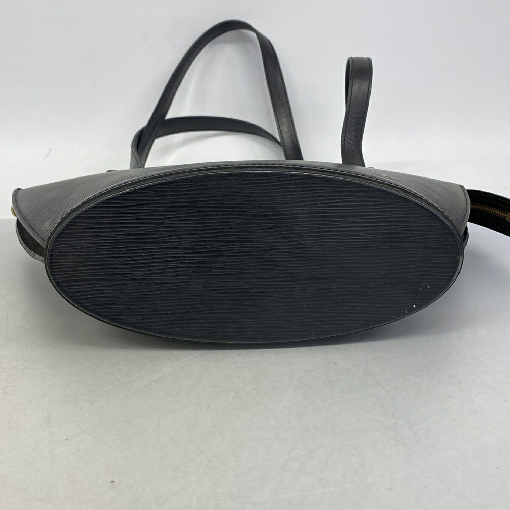 Louis Vuitton Noir Shoulder Bag (Pre-Owned)