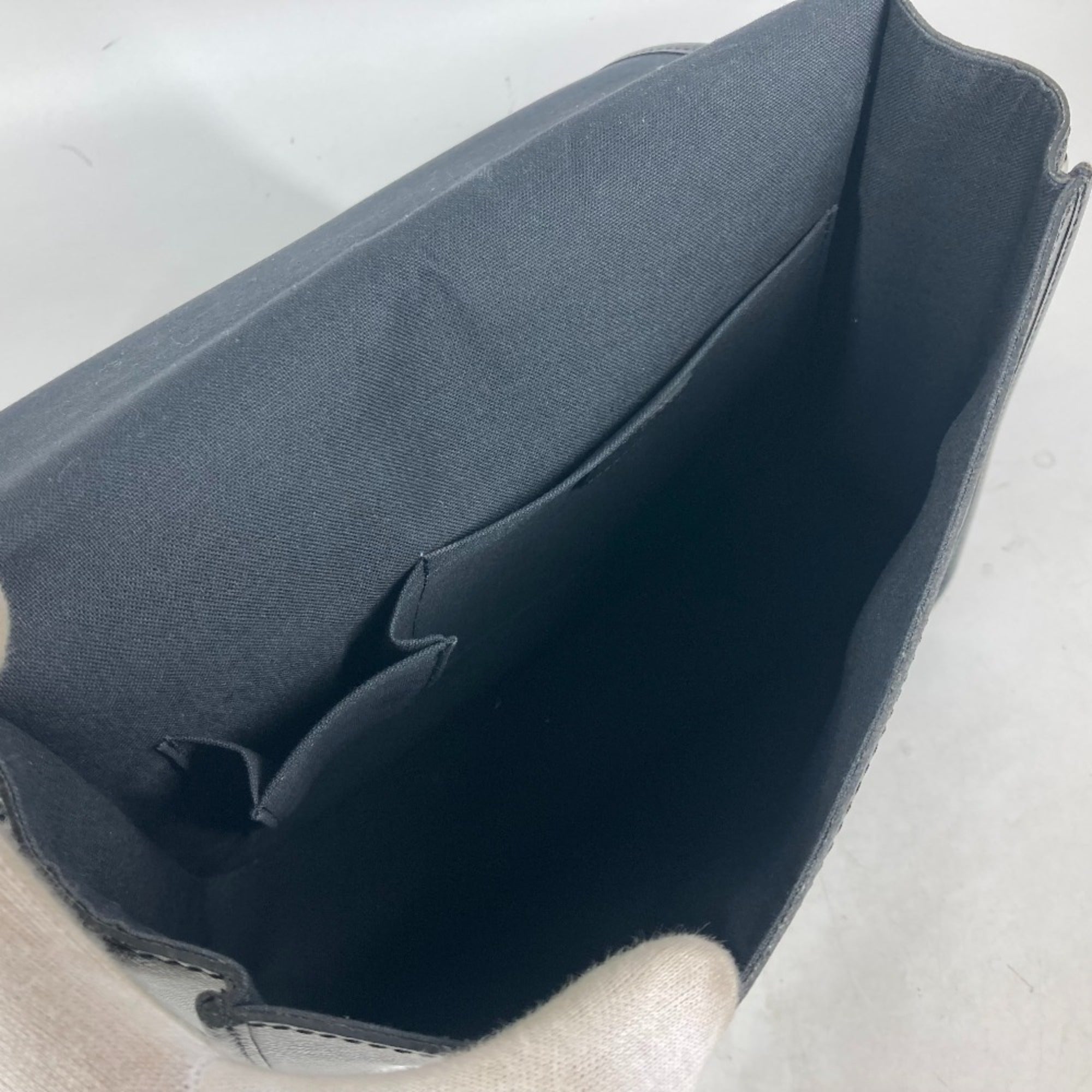 Louis Vuitton Ardoise Black Taiga Leather Messenger Bag Shoulder Bag (Pre-Owned)