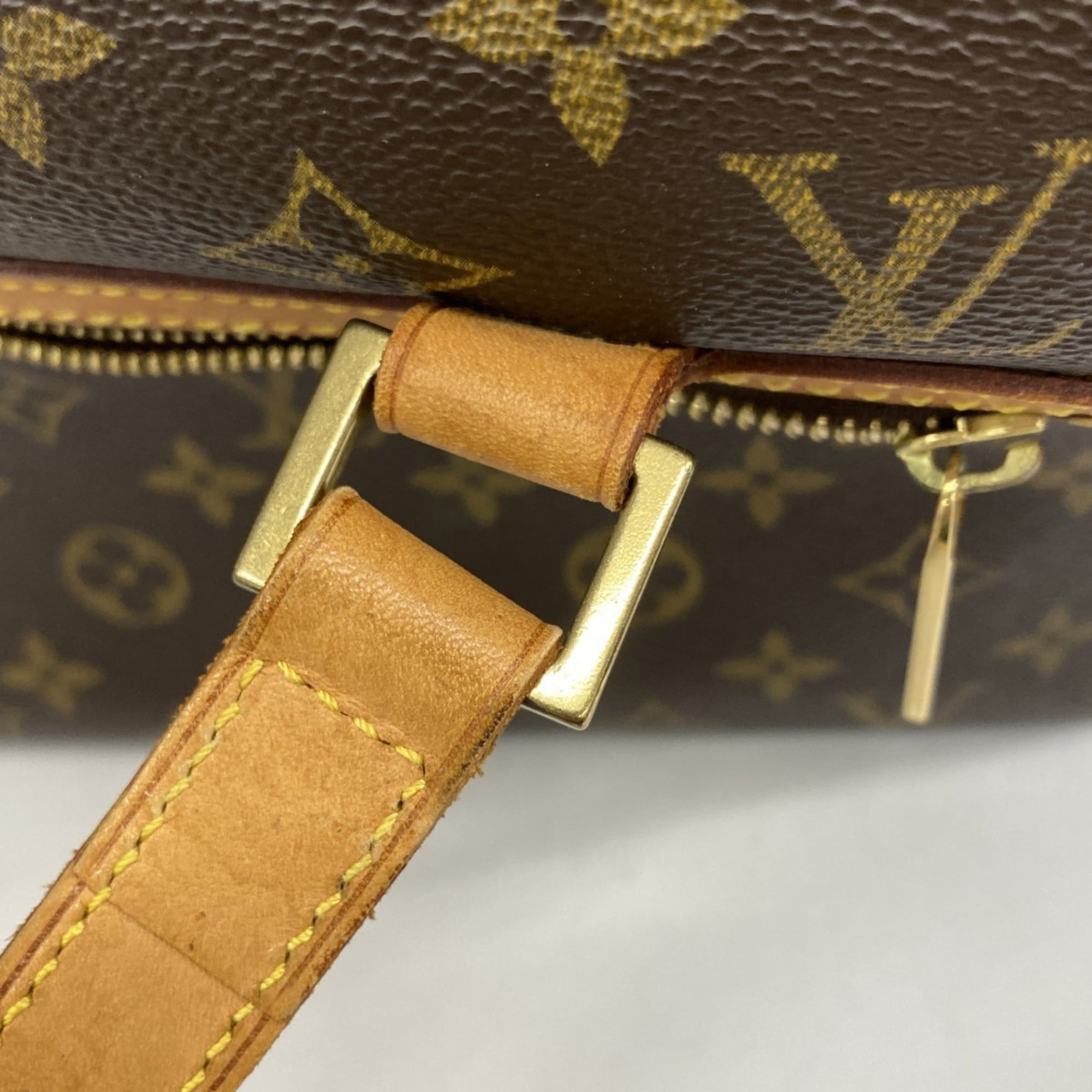 Louis Vuitton Brown Shoulder Bag (Pre-Owned)