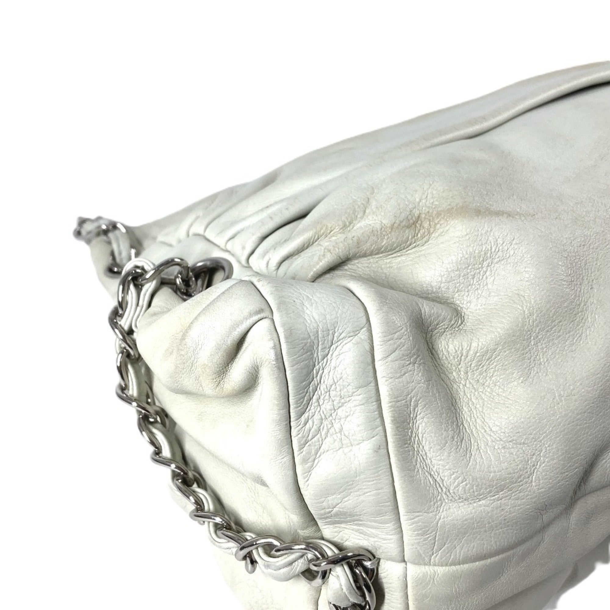 Chanel White Leather Shoulder Bag Tote Bag (Pre-Owned)