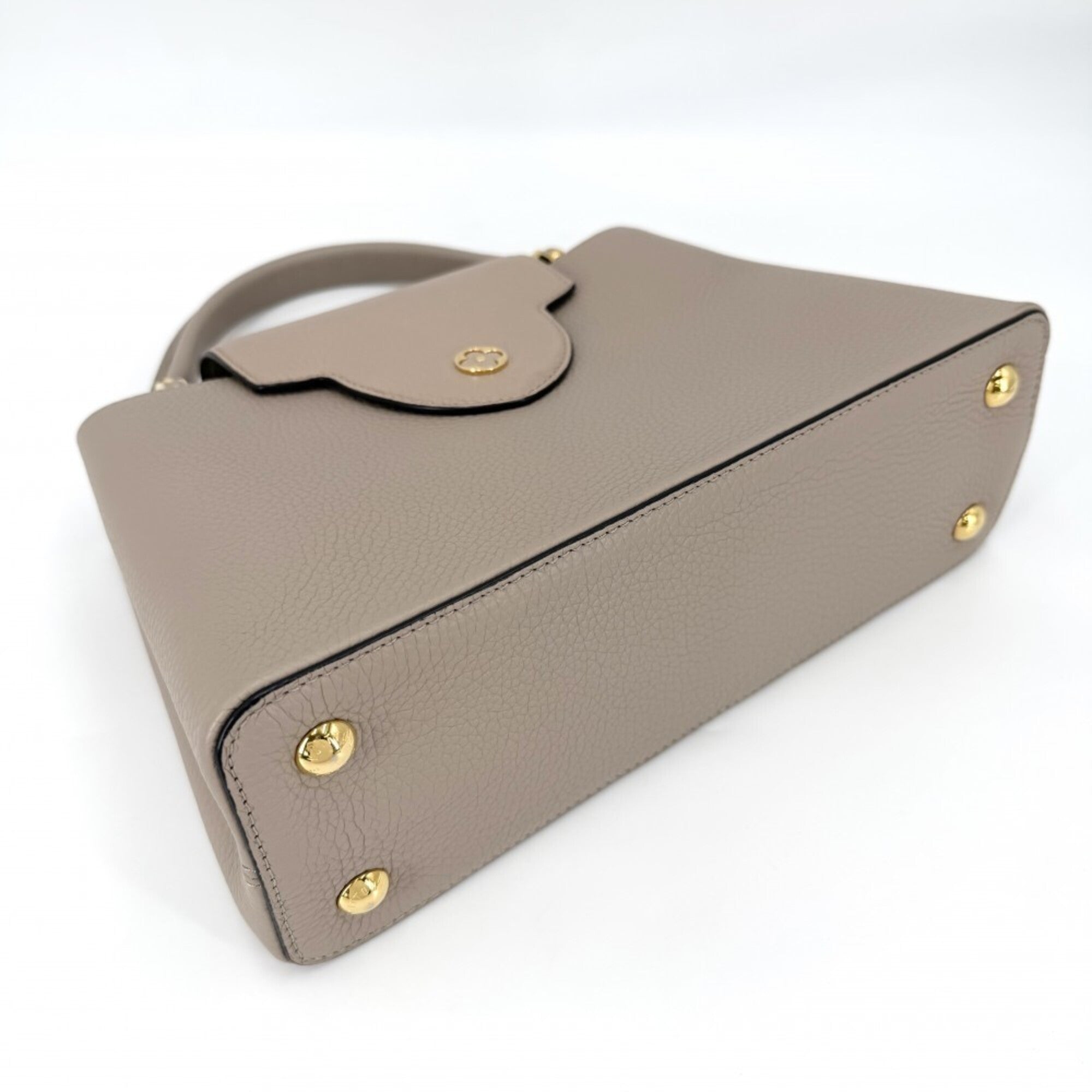 Louis Vuitton Beige Leather Handbag Shoulder Bag (Pre-Owned)