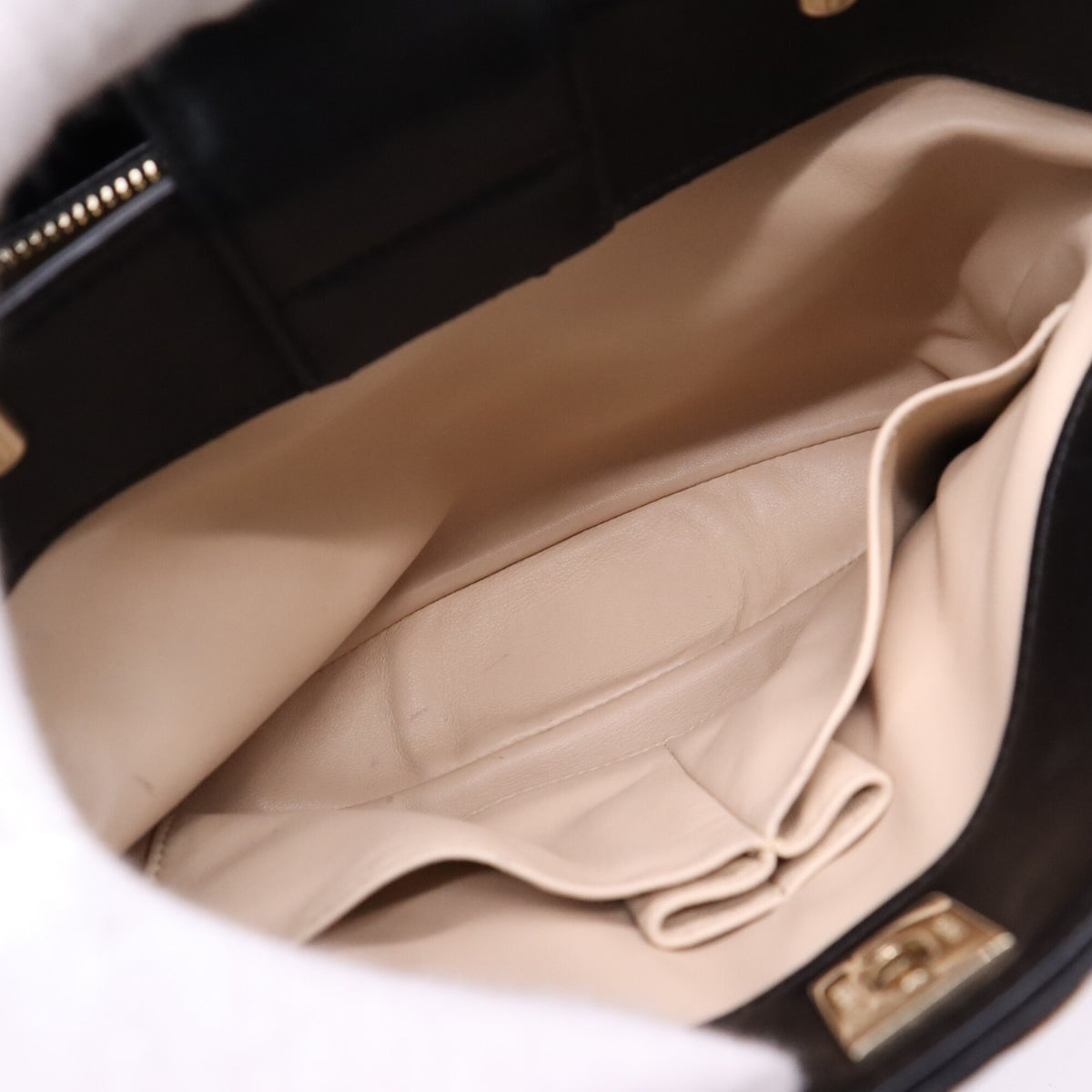 Chanel Matelasse Black Leather Handbag (Pre-Owned)