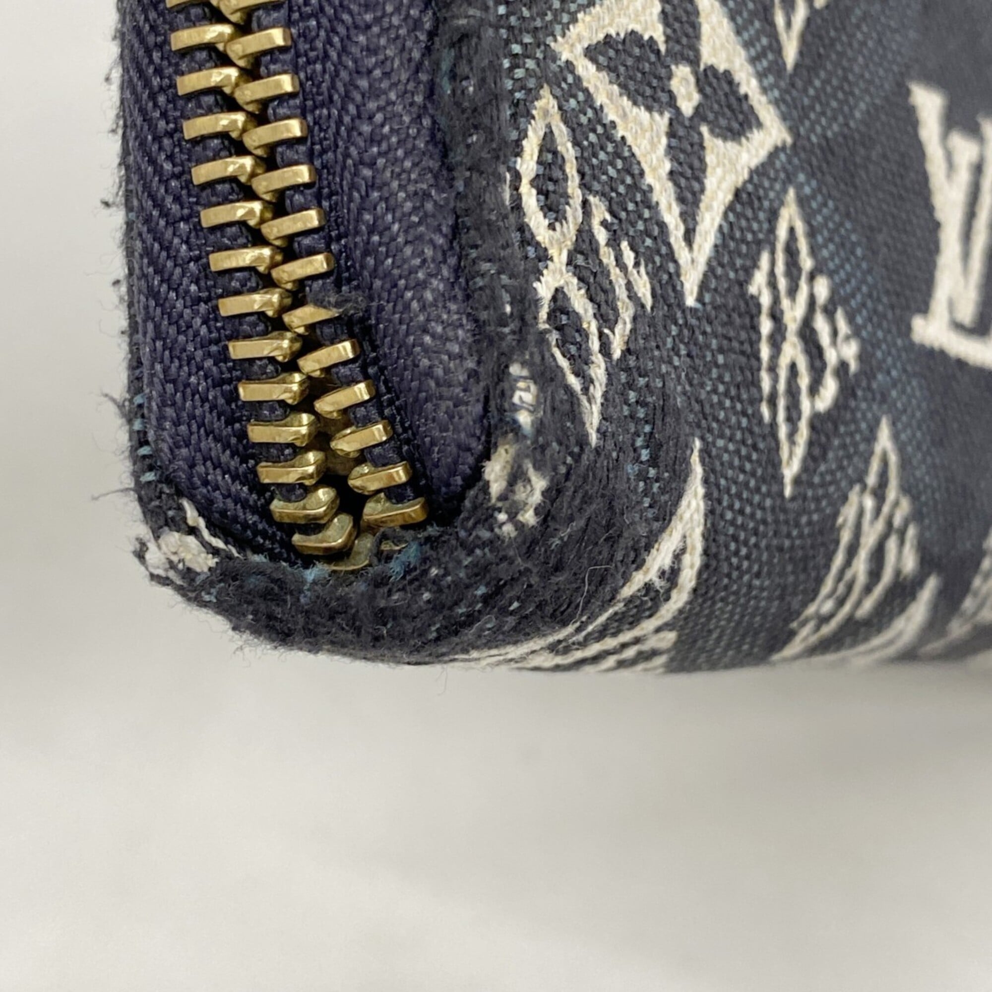 Louis Vuitton Blue Long Wallet (Bi-Fold) (Pre-Owned)