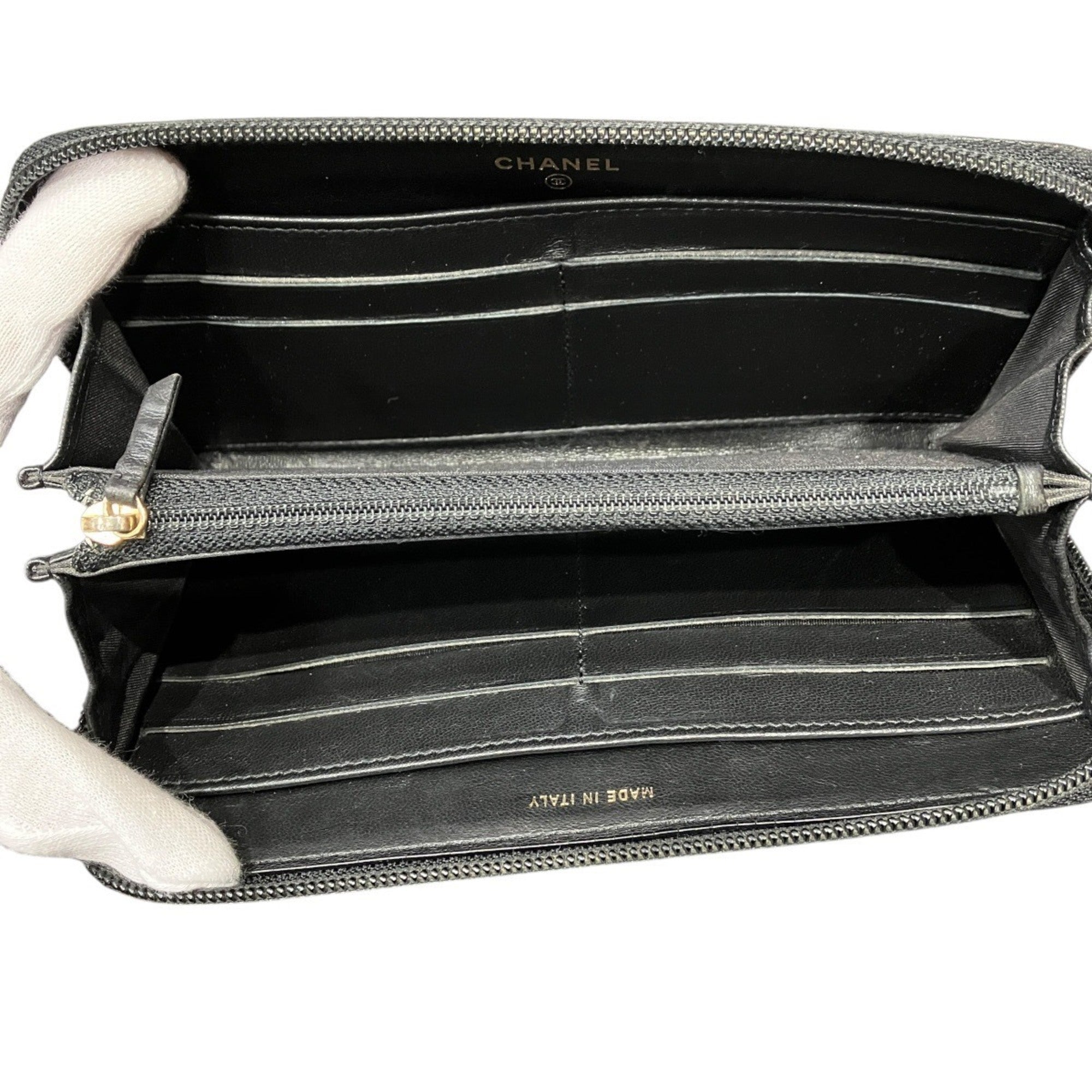 Chanel Black Leather Long Wallet (Bi-Fold) (Pre-Owned)