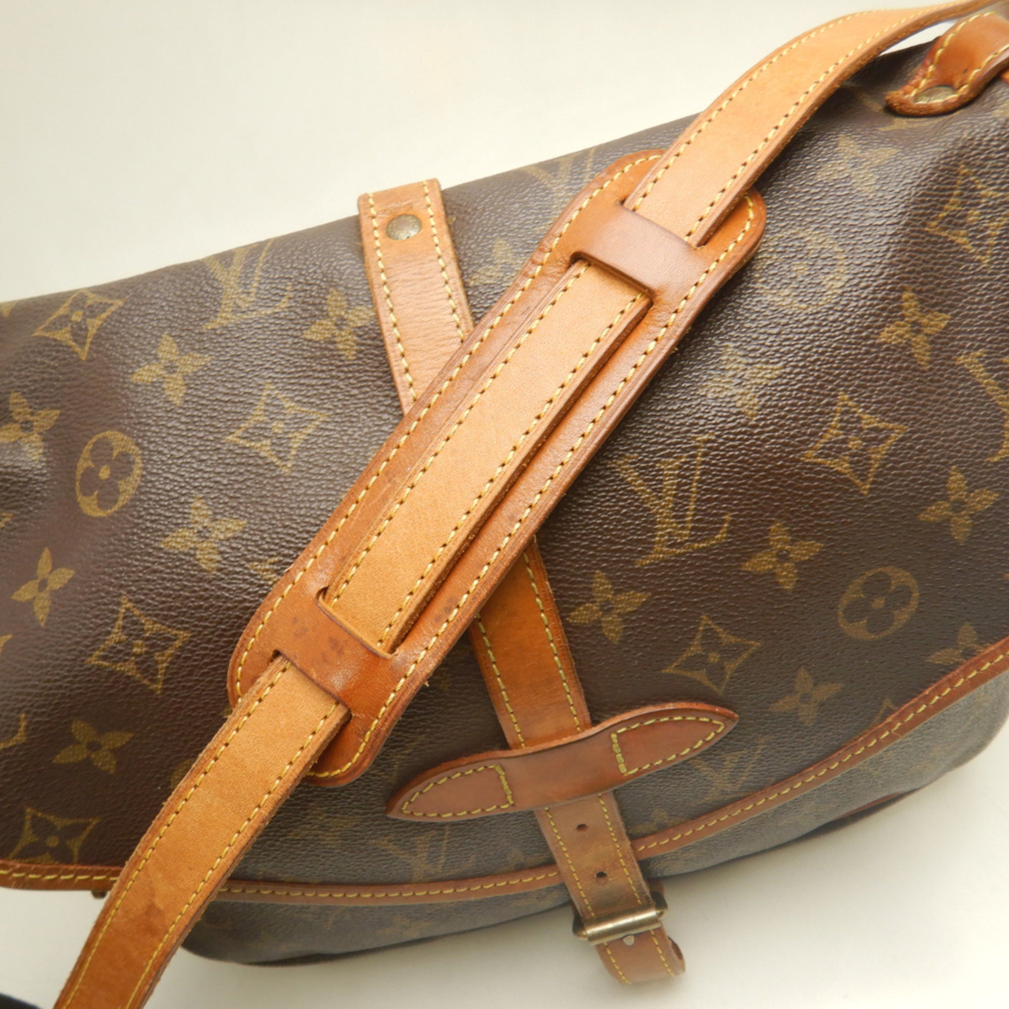 Louis Vuitton Brown Monogram Canvas Shoulder Bag (Pre-Owned)