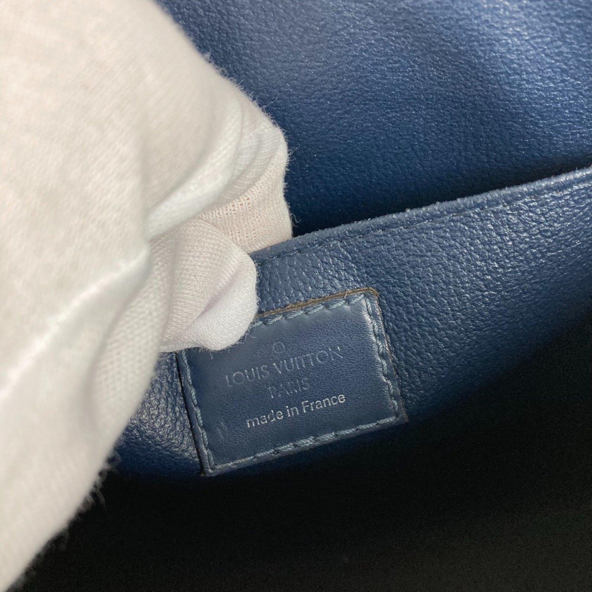 Louis Vuitton Epi Navy Epi Leather Pouch (Pre-Owned)