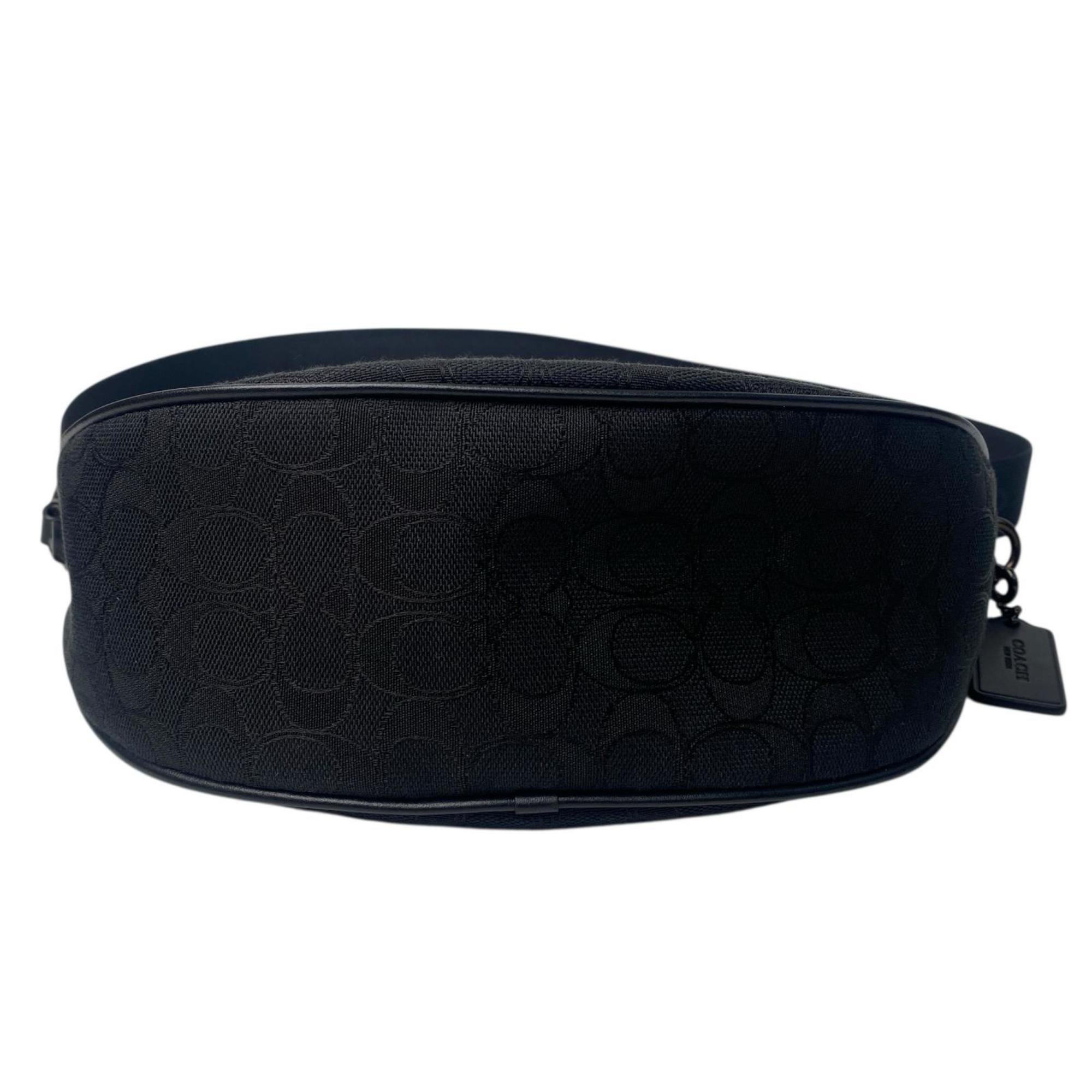 Coach Black Canvas Shoulder Bag (Pre-Owned)