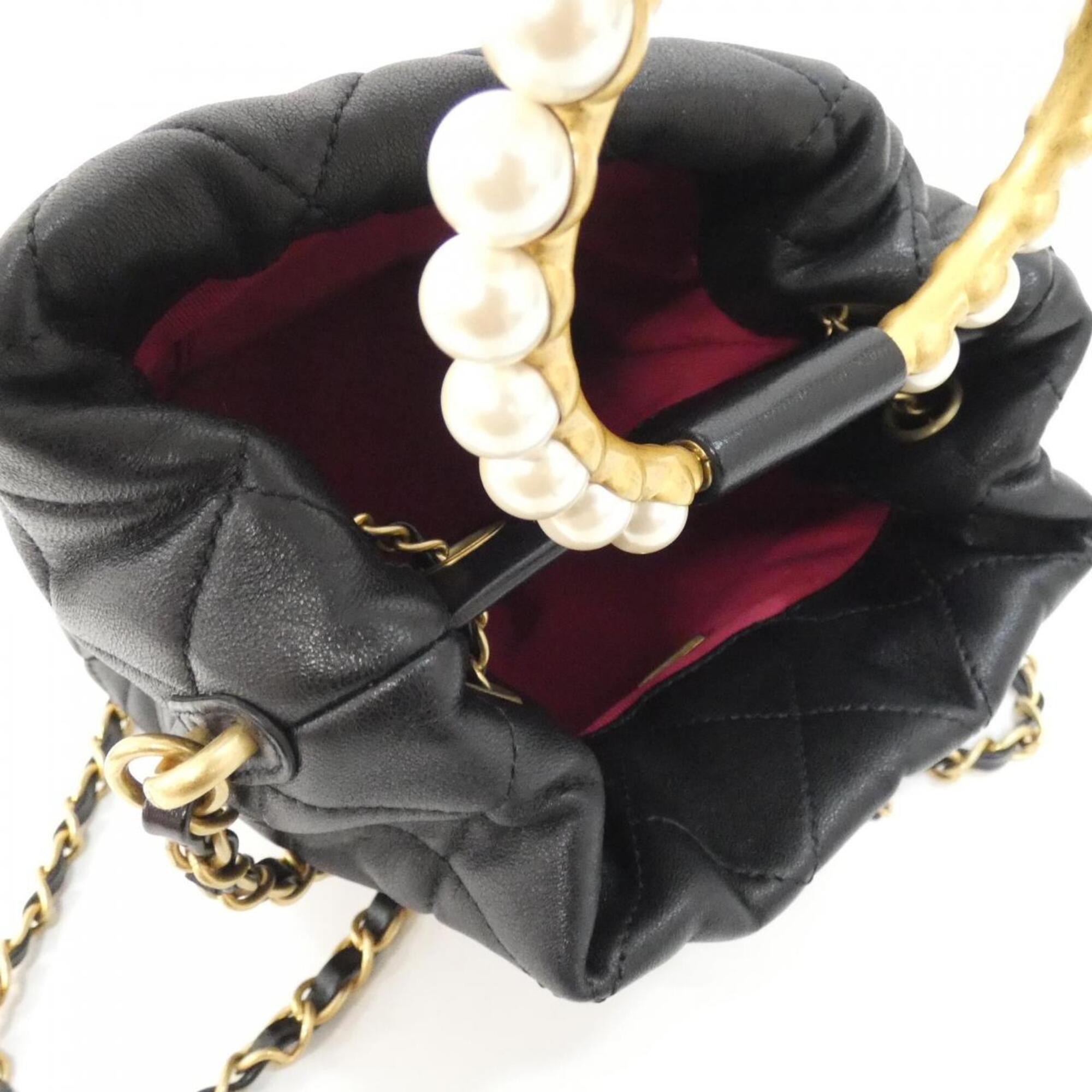 Chanel Black Leather Shoulder Bag (Pre-Owned)