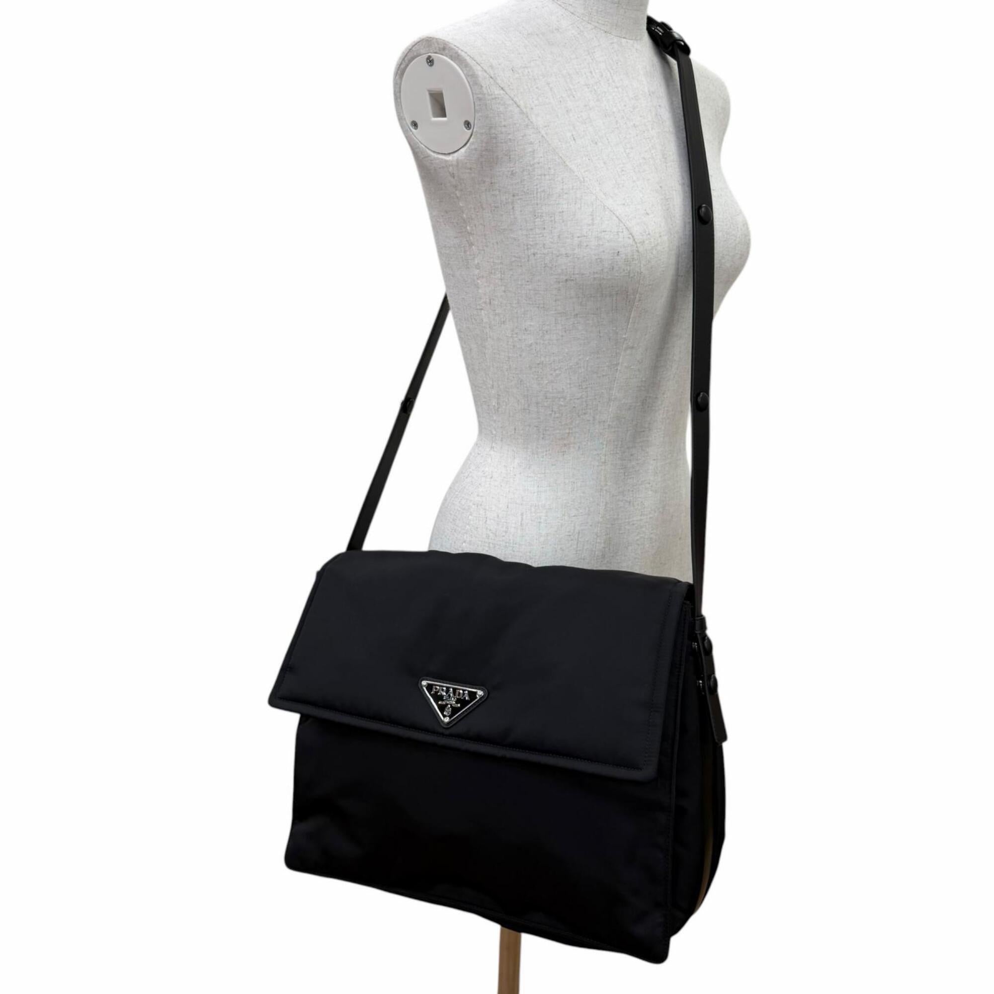 Prada Black Leather Shoulder Bag (Pre-Owned)