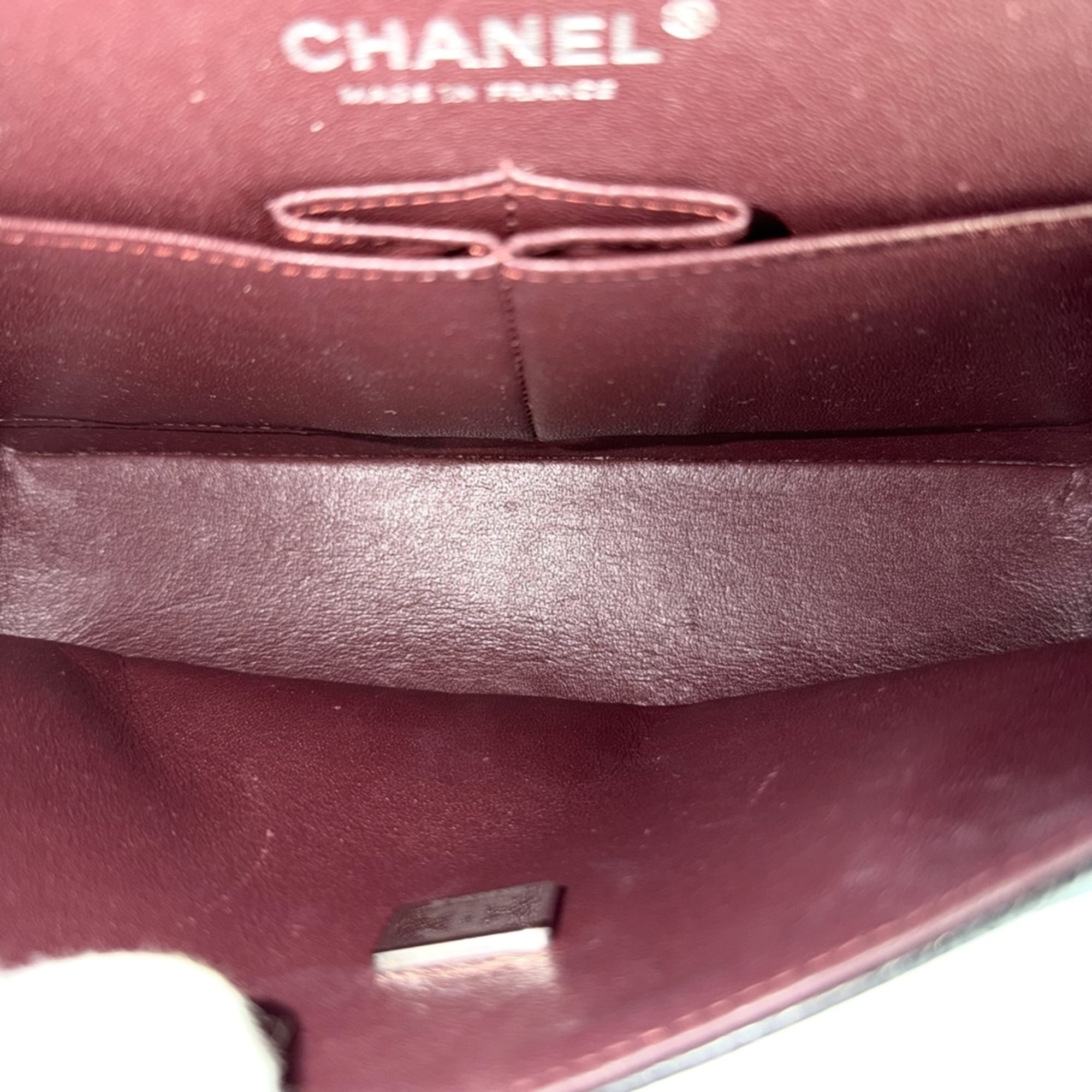 Chanel Black White Grained Calfskin Shoulder Bag (Pre-Owned)